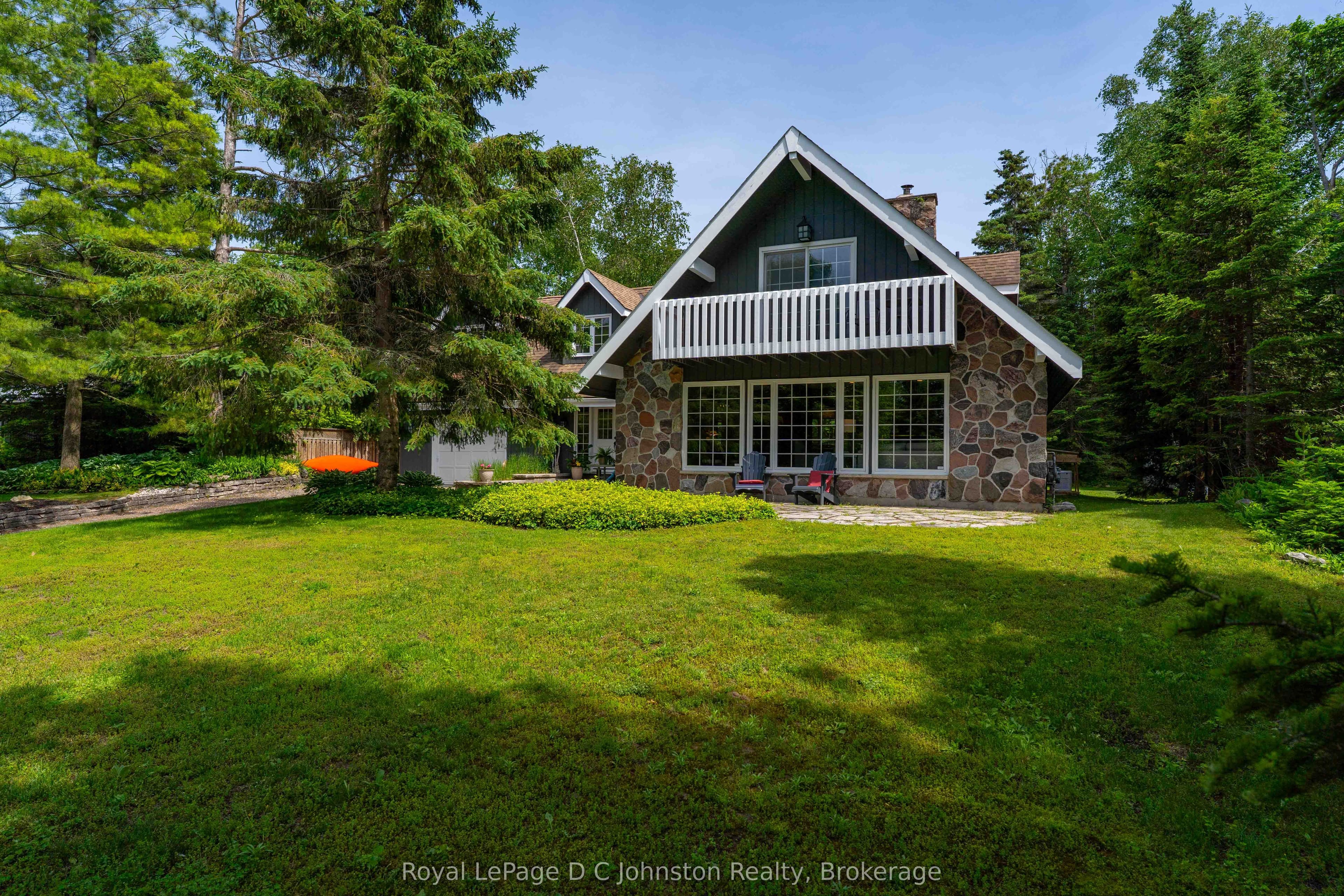 471 Eckford Avenue, Saugeen Shores, ON N0H 2L0