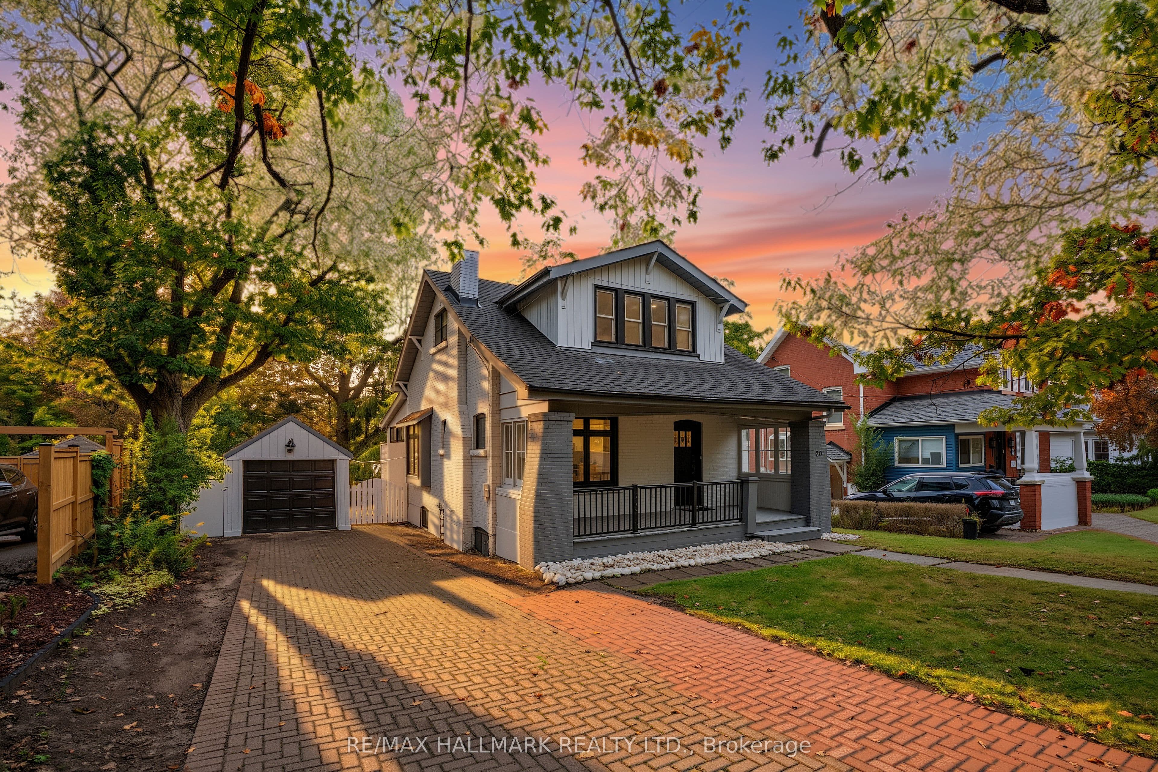 20 Elizabeth Street S, Richmond Hill, ON L4C 3V4