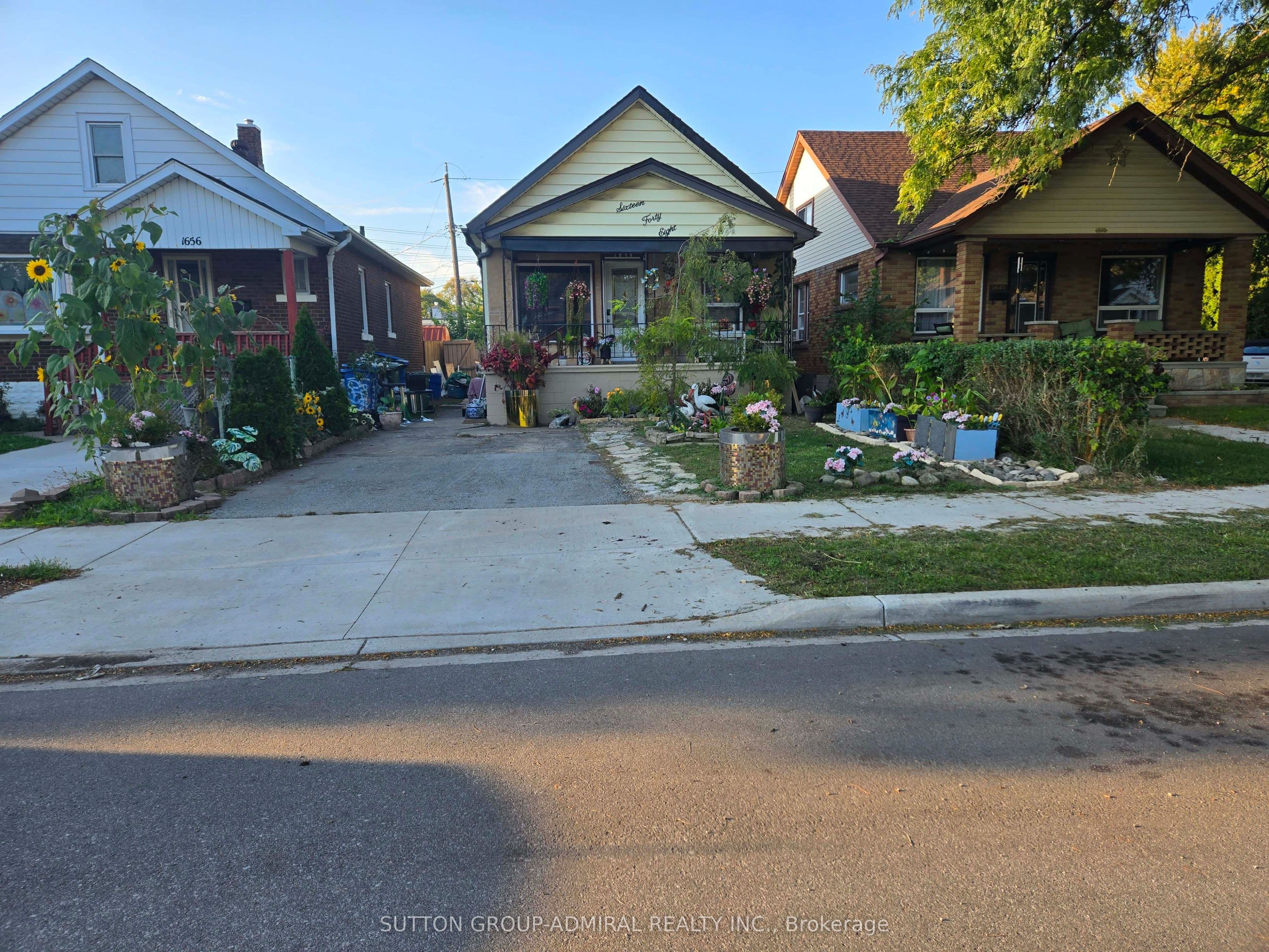 1648 Laing Street, Windsor, ON N9B 1M9