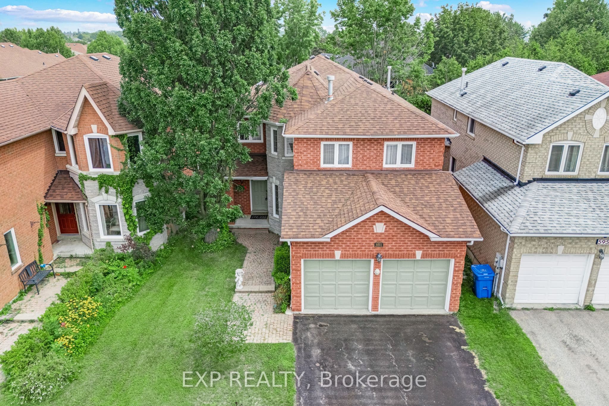 591 Plantation Gate, Newmarket, ON L3X 2C2