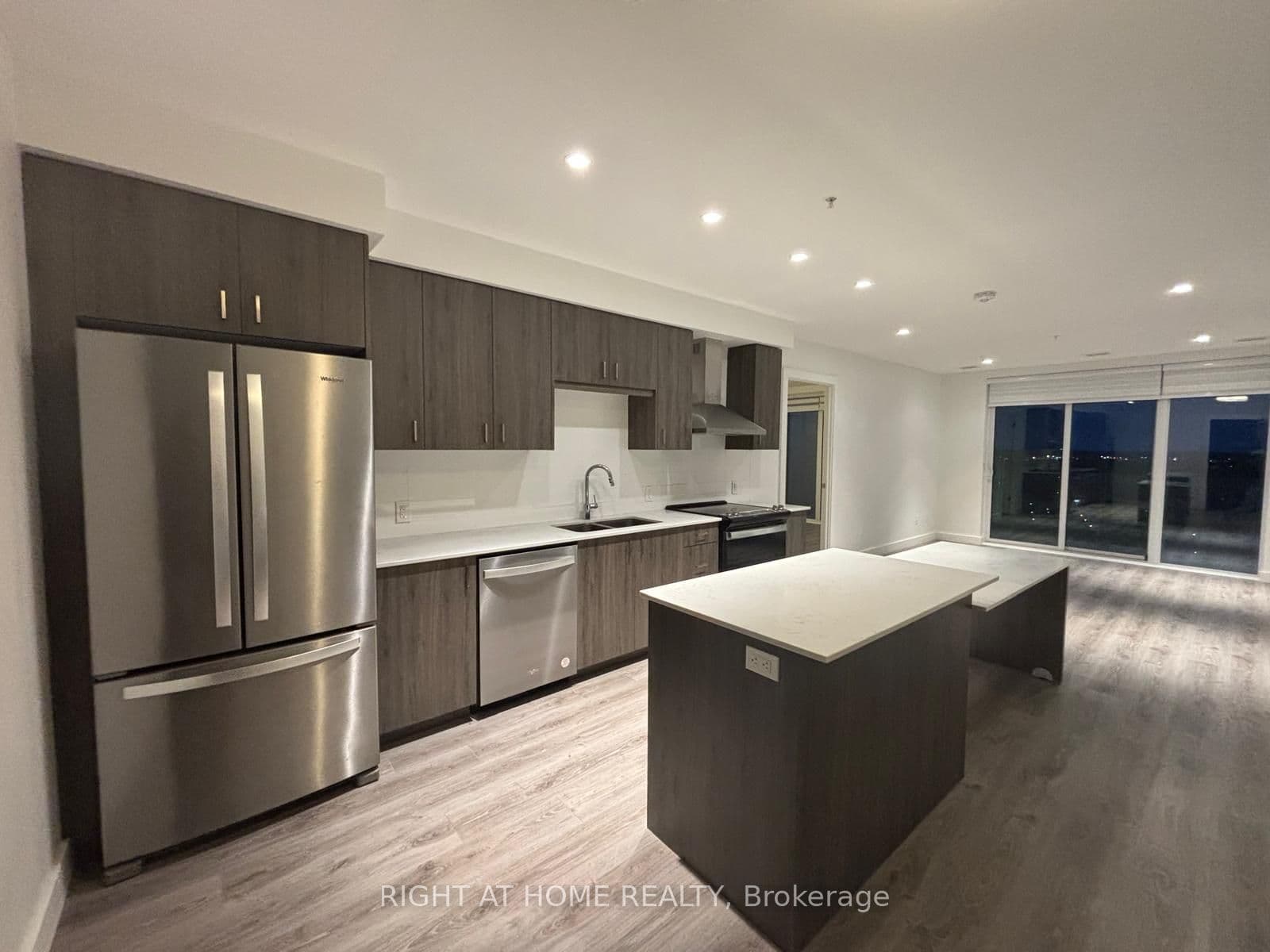 15 Glebe Street 2007, Cambridge, ON N1S 0C3