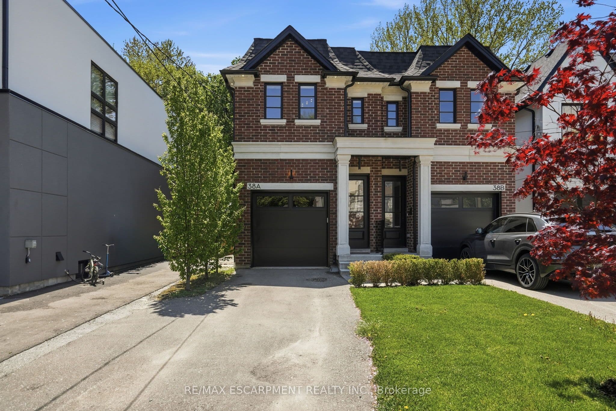 38A Maple Avenue N, Mississauga, ON L5H 2S1