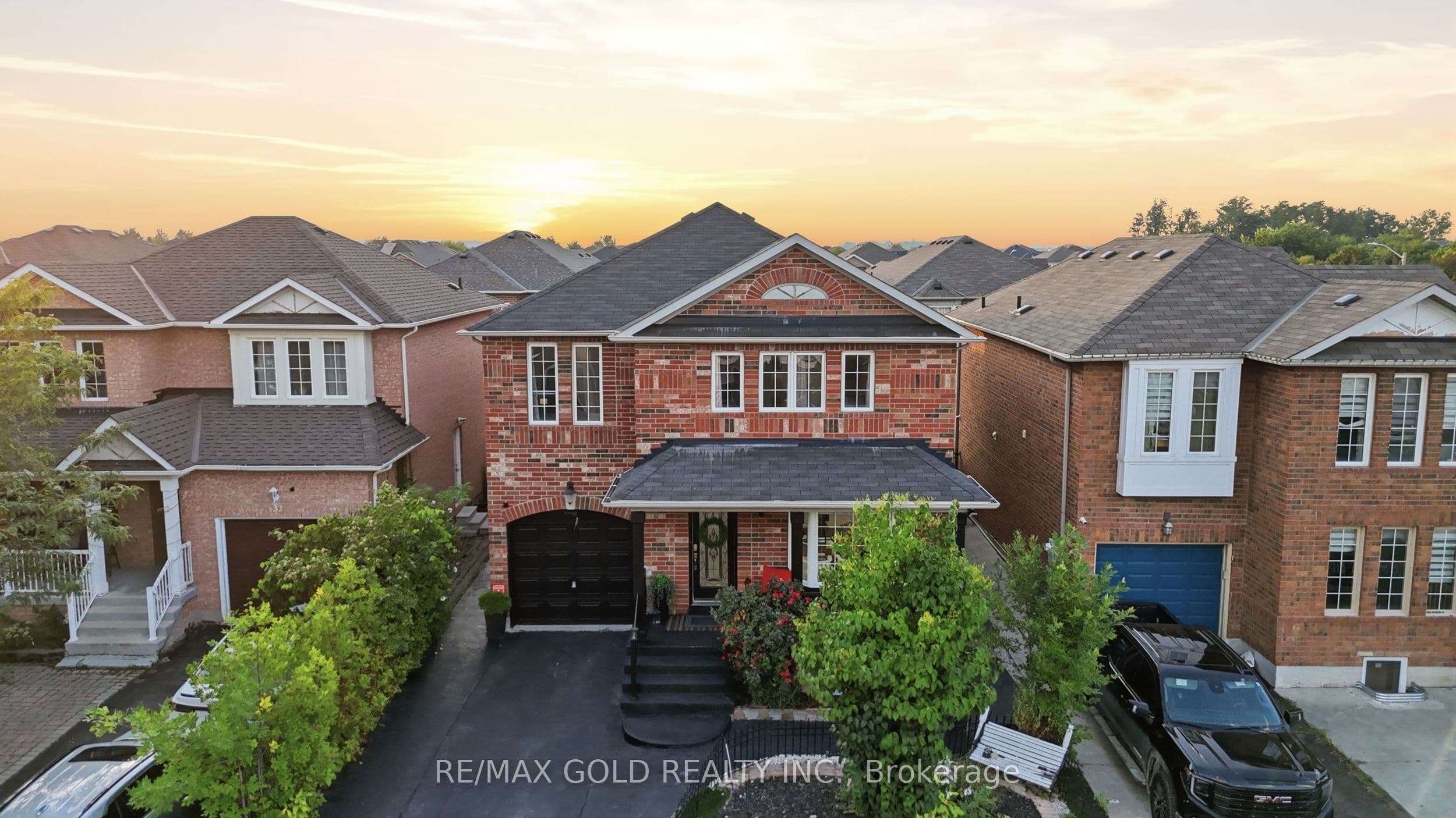 30 Schooner Drive, Brampton, ON L7A 3H3