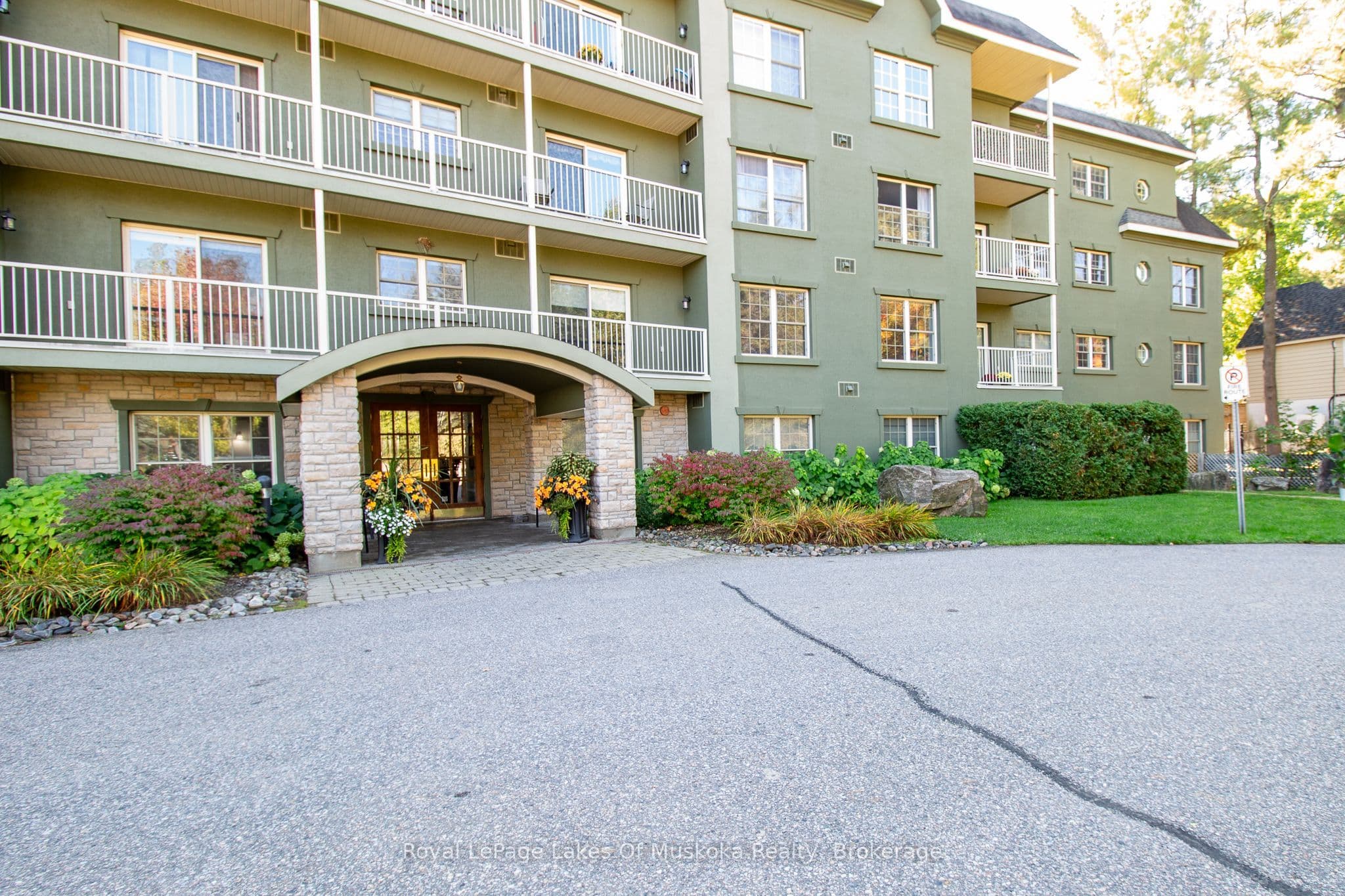 24 Ontario Street 110, Bracebridge, ON P1L 2H5