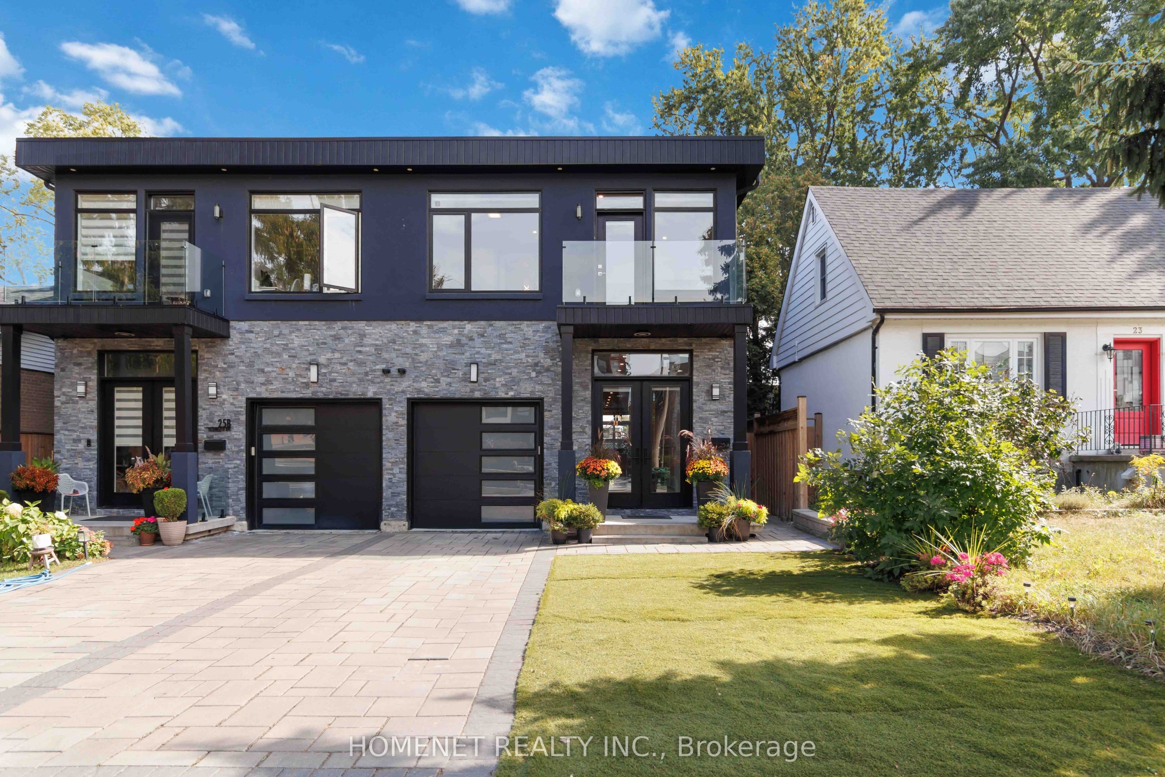 25A Tecumseth Avenue, Mississauga, ON L5G 1K5