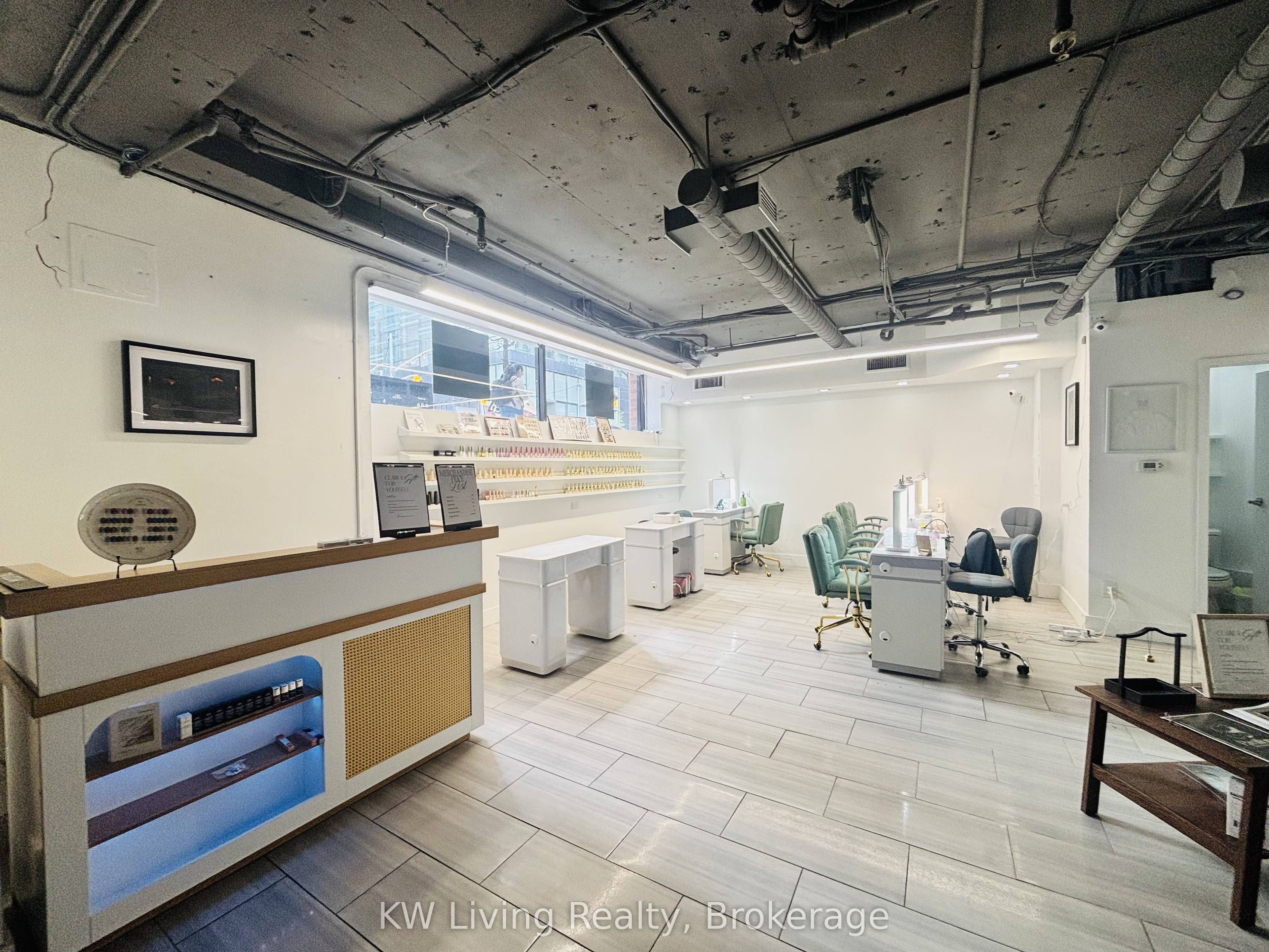 1300 Bay Street LL2 & LL3, Toronto, ON M5R 3K8