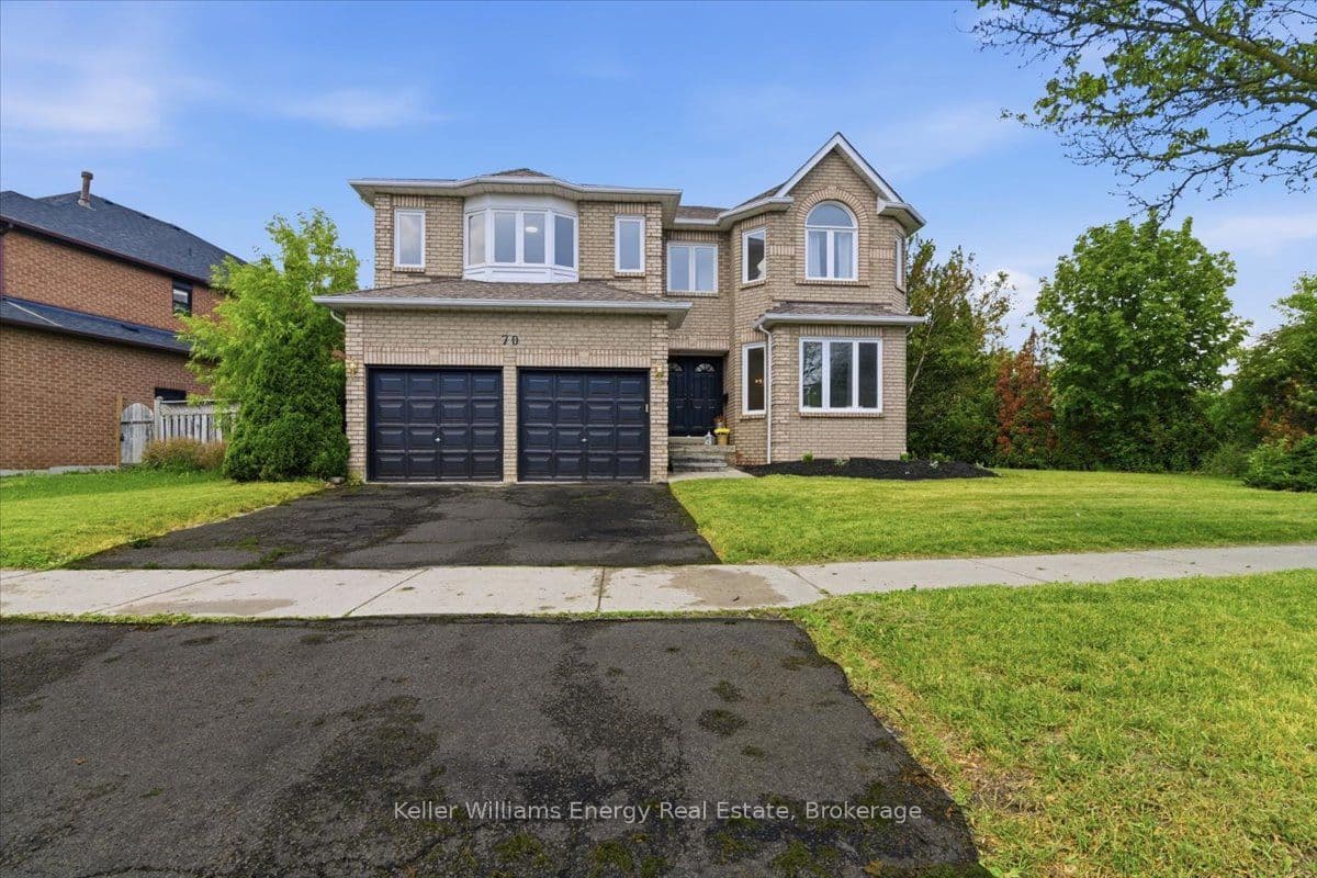 70 Willowbrook Drive, Whitby, ON L1R 2A8