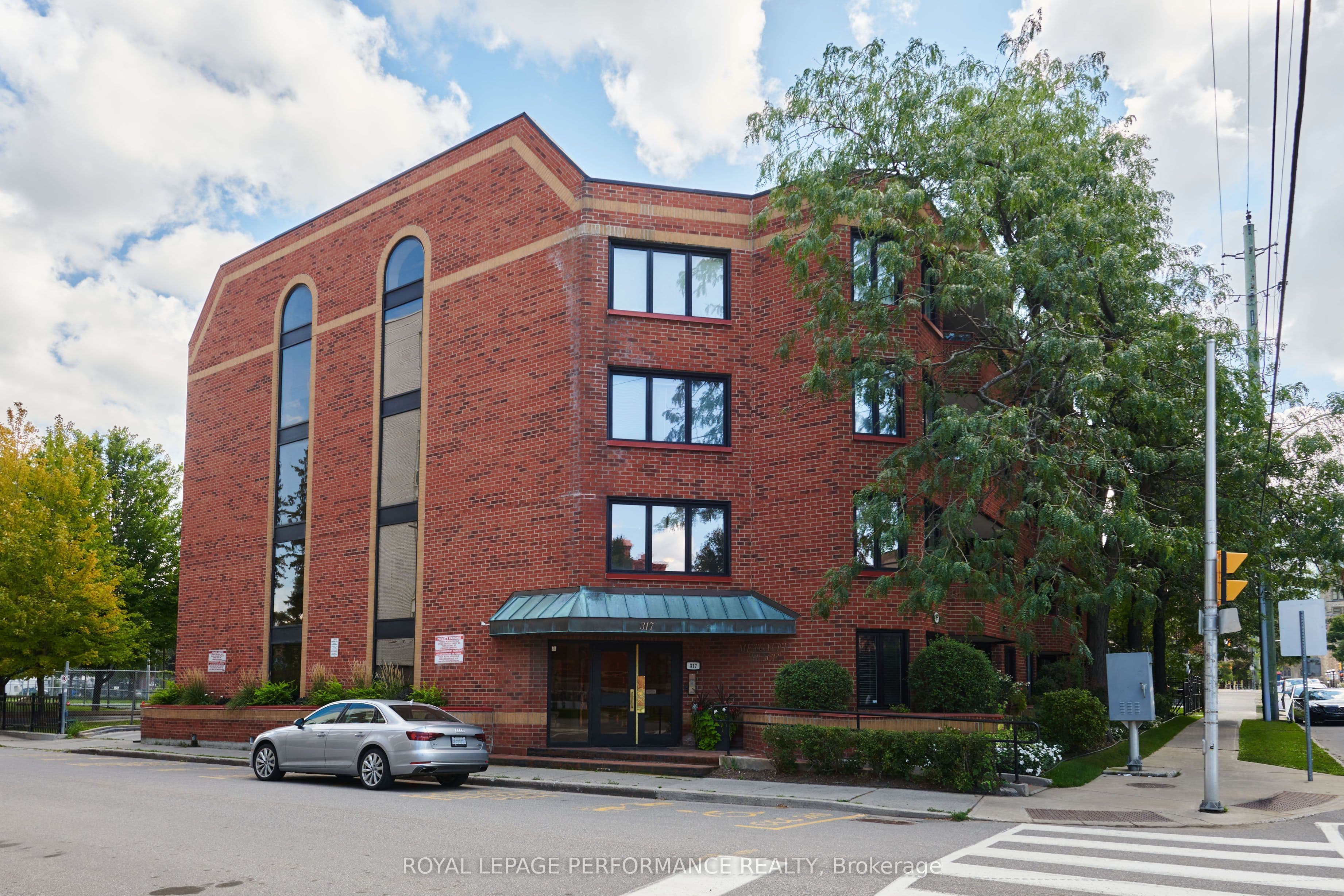 317 Metcalfe Street 201, Ottawa Centre, ON K2P 1S3