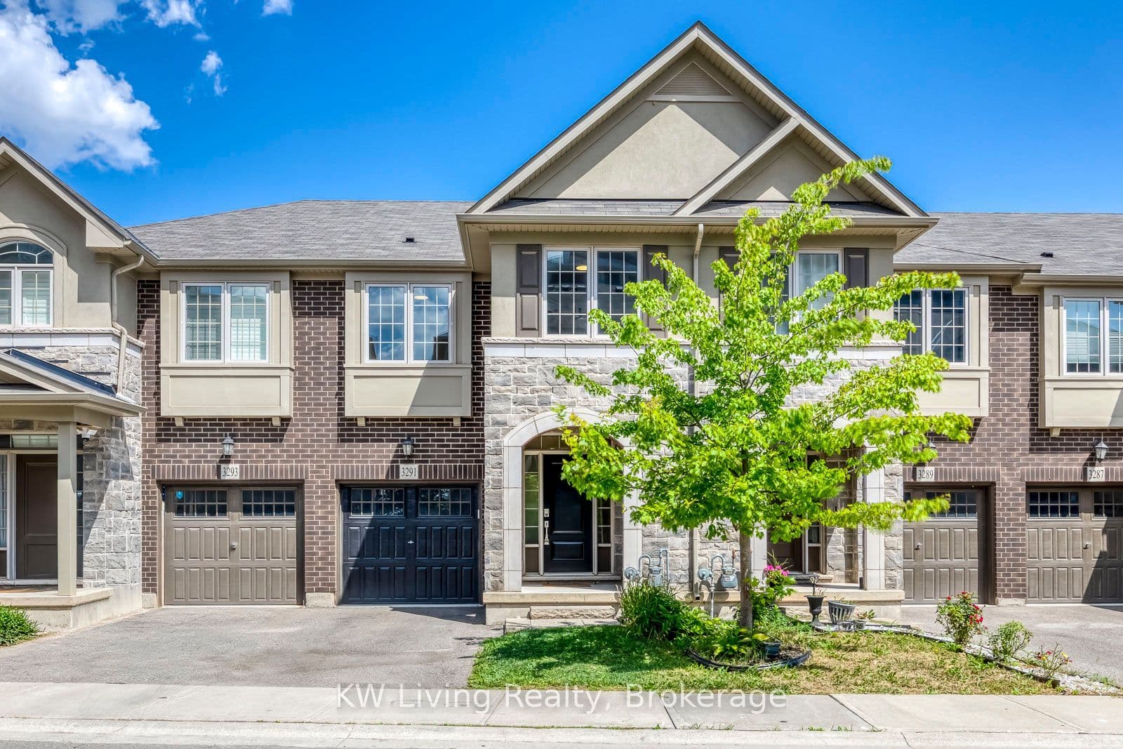 3291 Mockingbird Common, Oakville, ON L6H 0W9