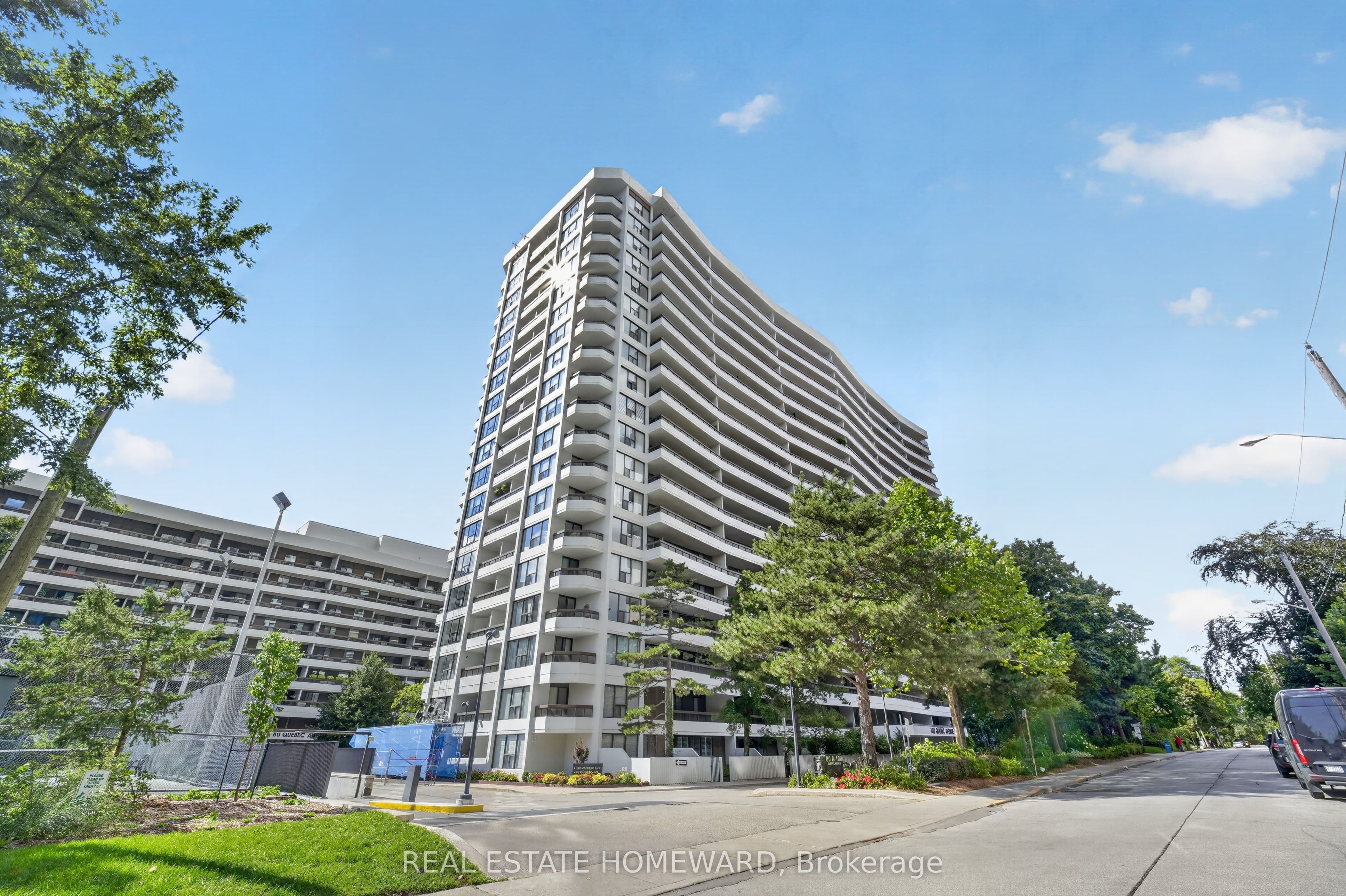 100 Quebec Avenue 1804, Toronto, ON M6P 4B8