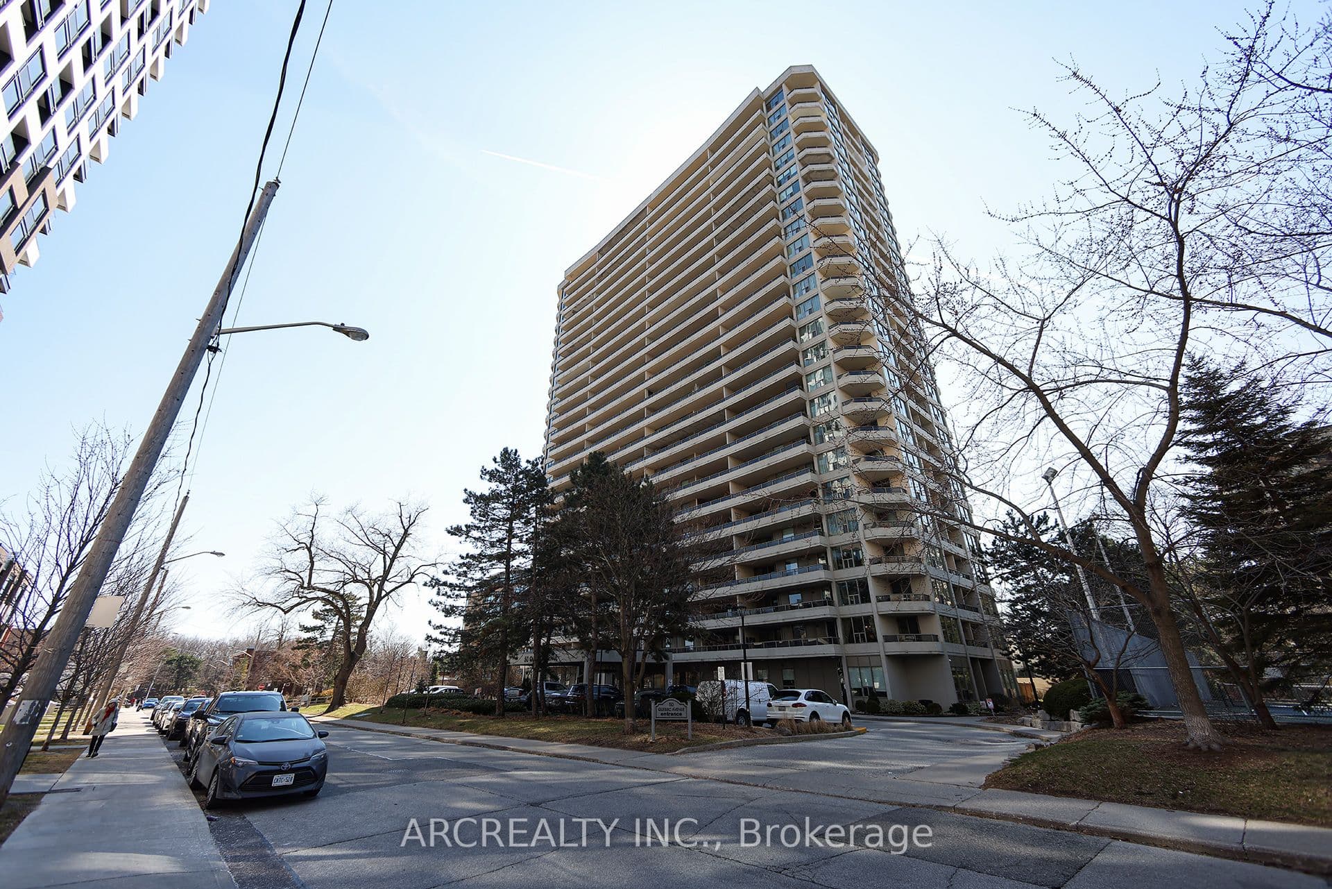 50 Quebec Avenue 2401, Toronto, ON M6P 4B4