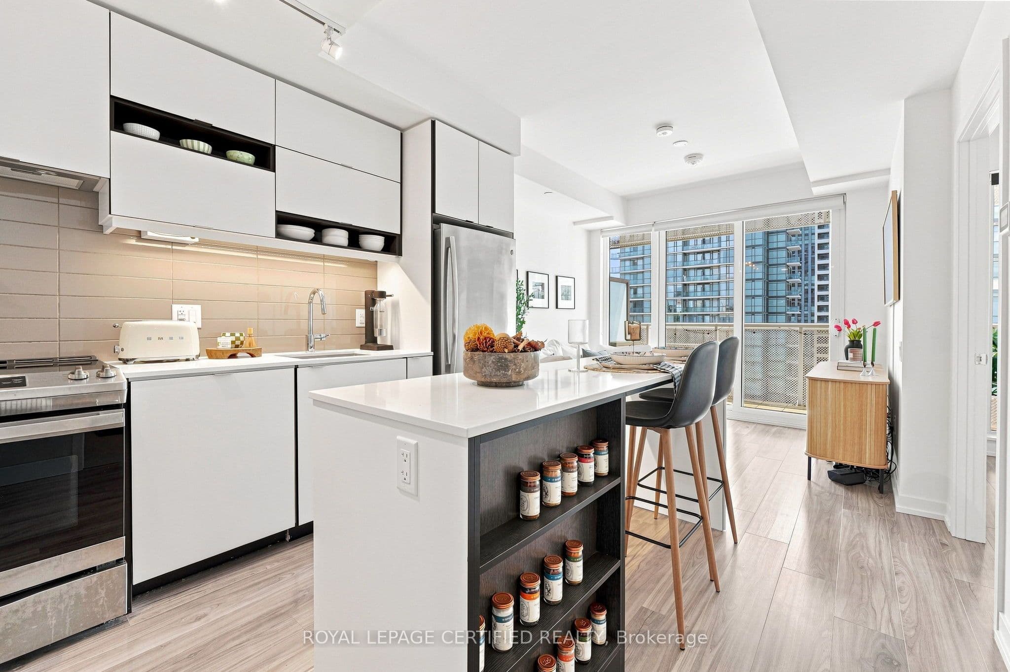 4065 Confederation Parkway 2112, Mississauga, ON L5B 0L4