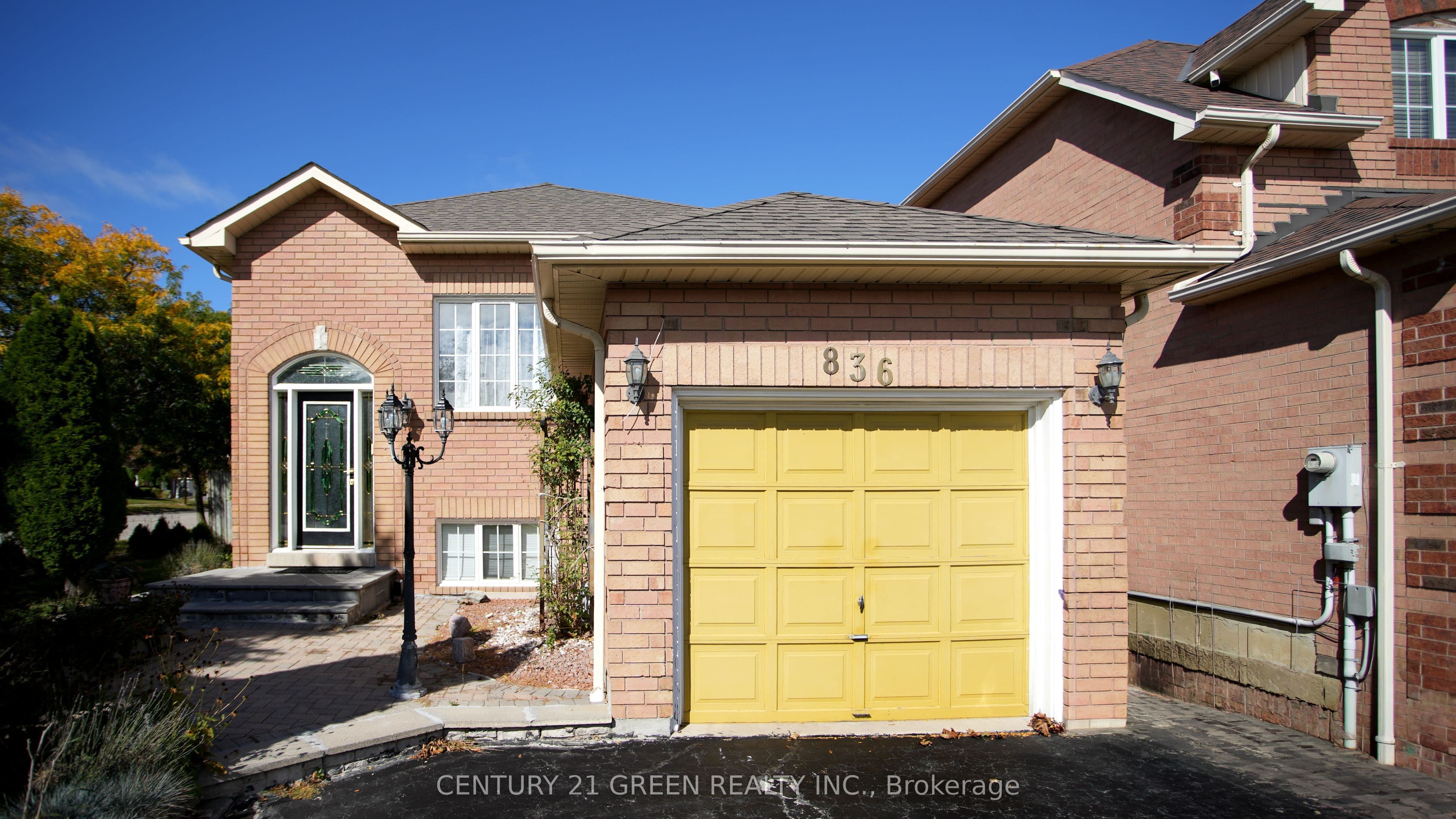836 Avocado Crescent, Mississauga, ON L5W 1K4