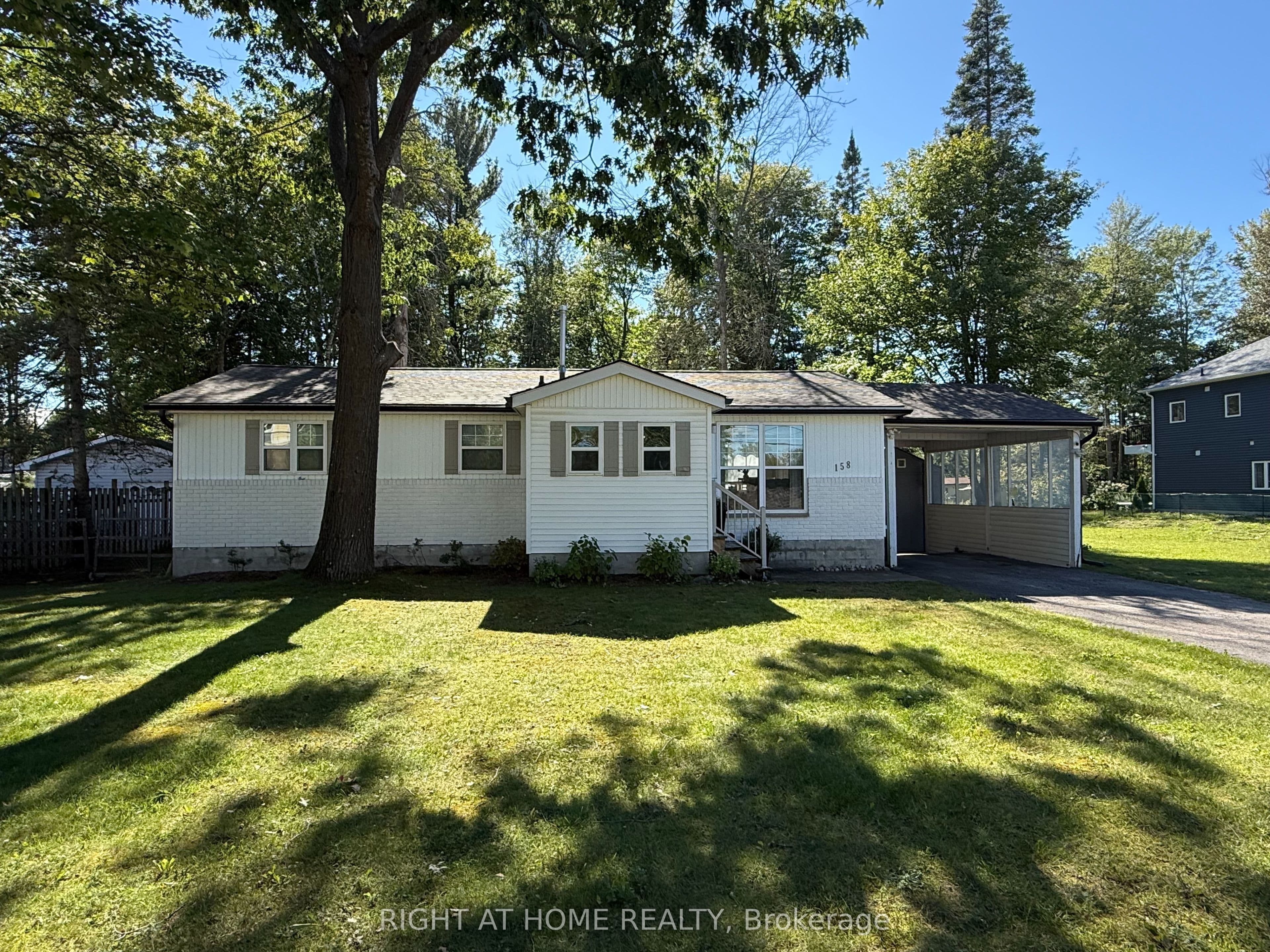 158 Zoo Park Road, Wasaga Beach, ON L9Z 2P2