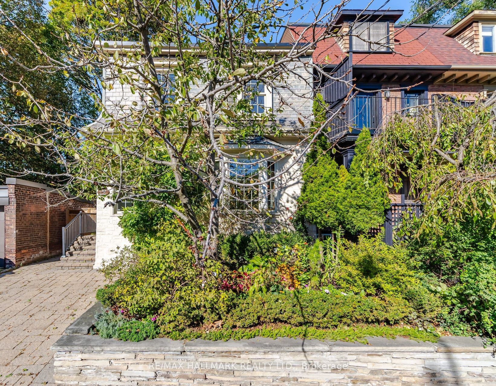 22 Pretoria Avenue, Toronto, ON M4K 1T3