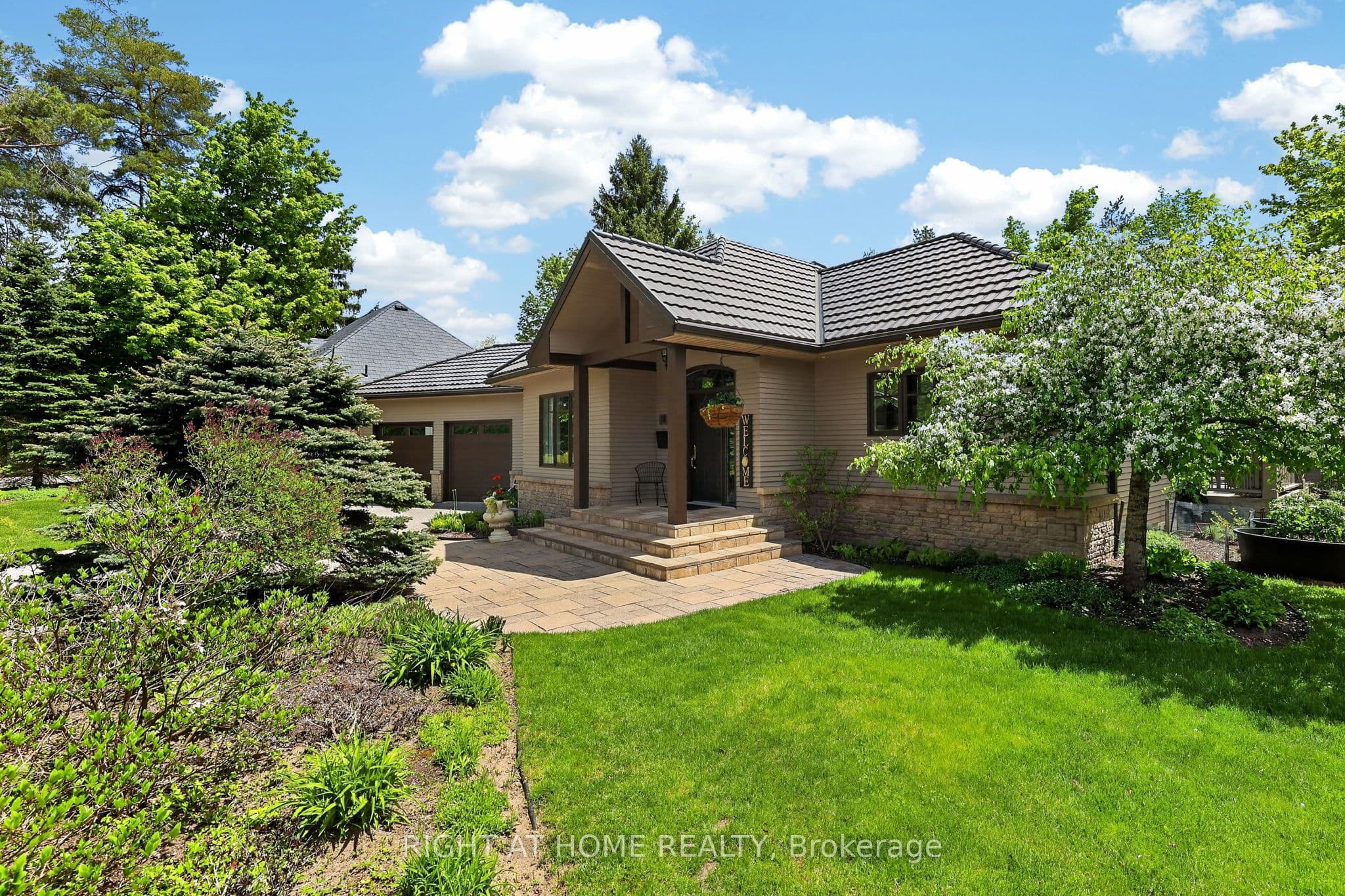 13 Alpine Way, Oro-Medonte, ON L0L 2L0