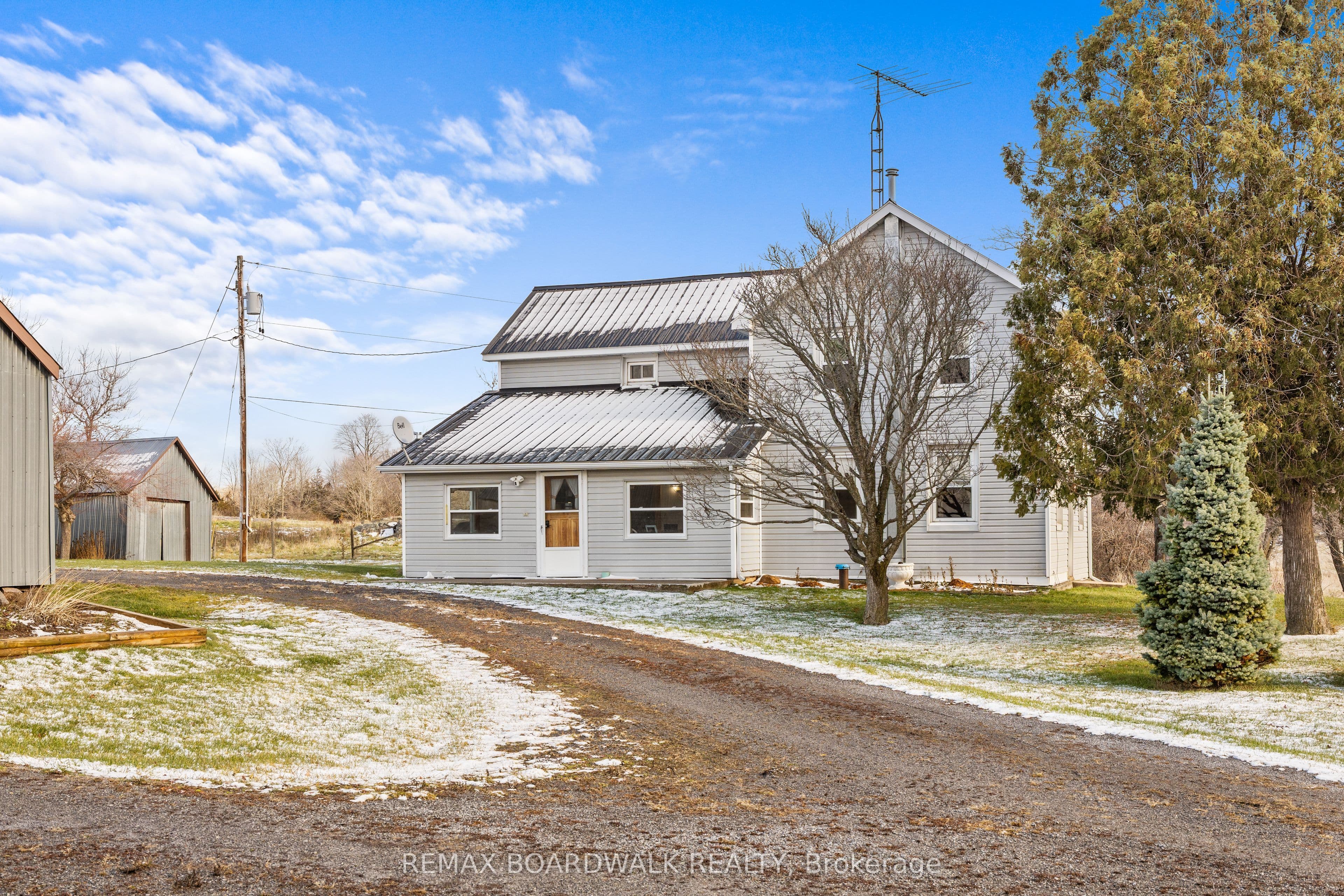 202 Marble Rock Road, Front of Leeds & Seeleys Bay, ON K7G 2V4