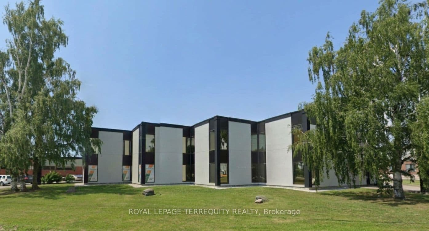 1450 Hopkins Street 202, Whitby, ON L1N 2C3