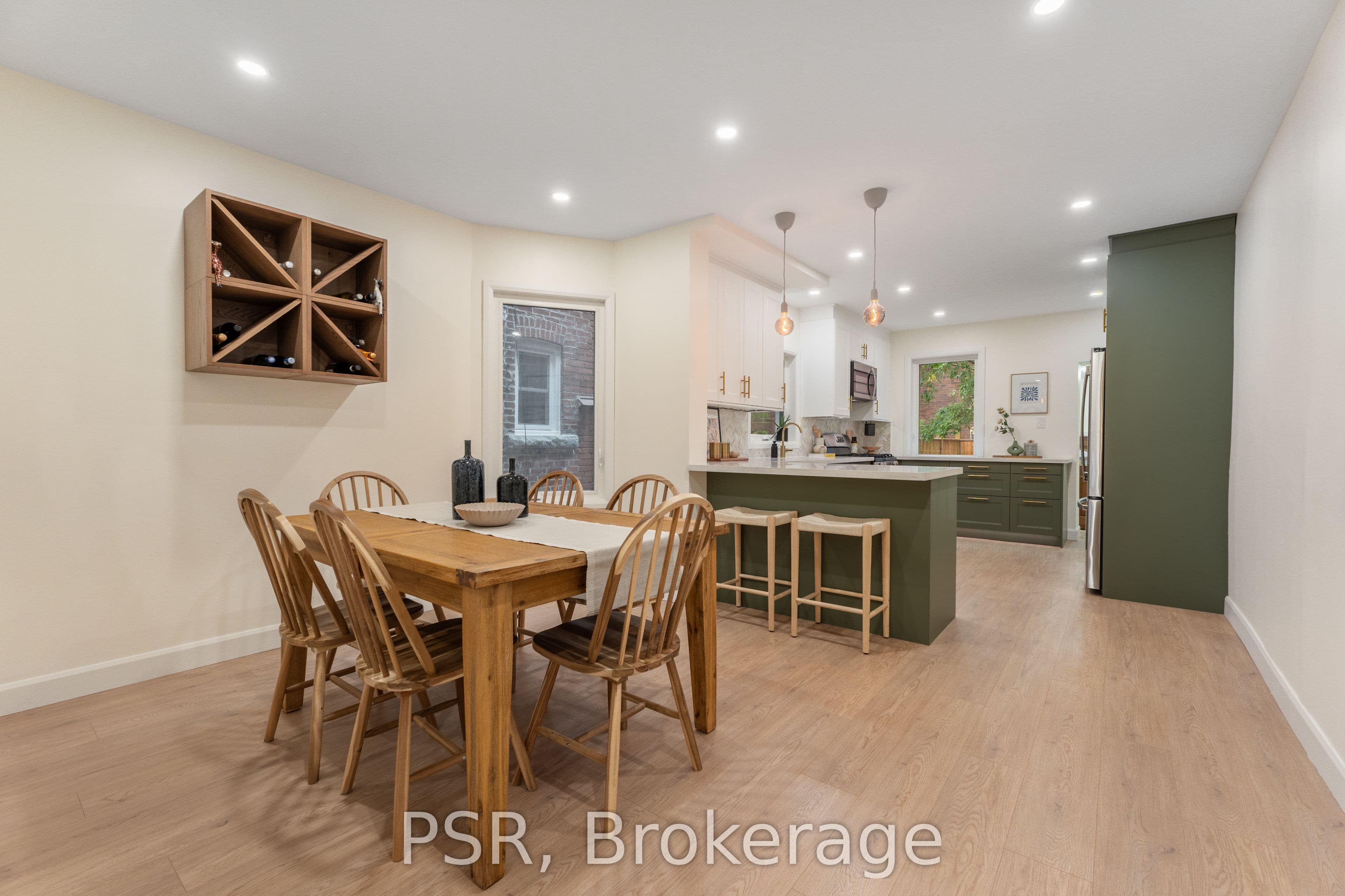 1045 Ossington Avenue, Toronto, ON M6G 3V9