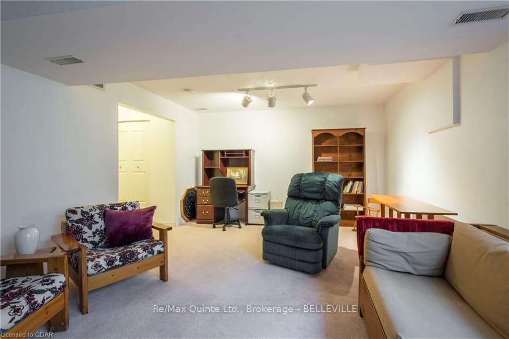 11 JANLYN Crescent 8, Belleville, ON K8N 5R4