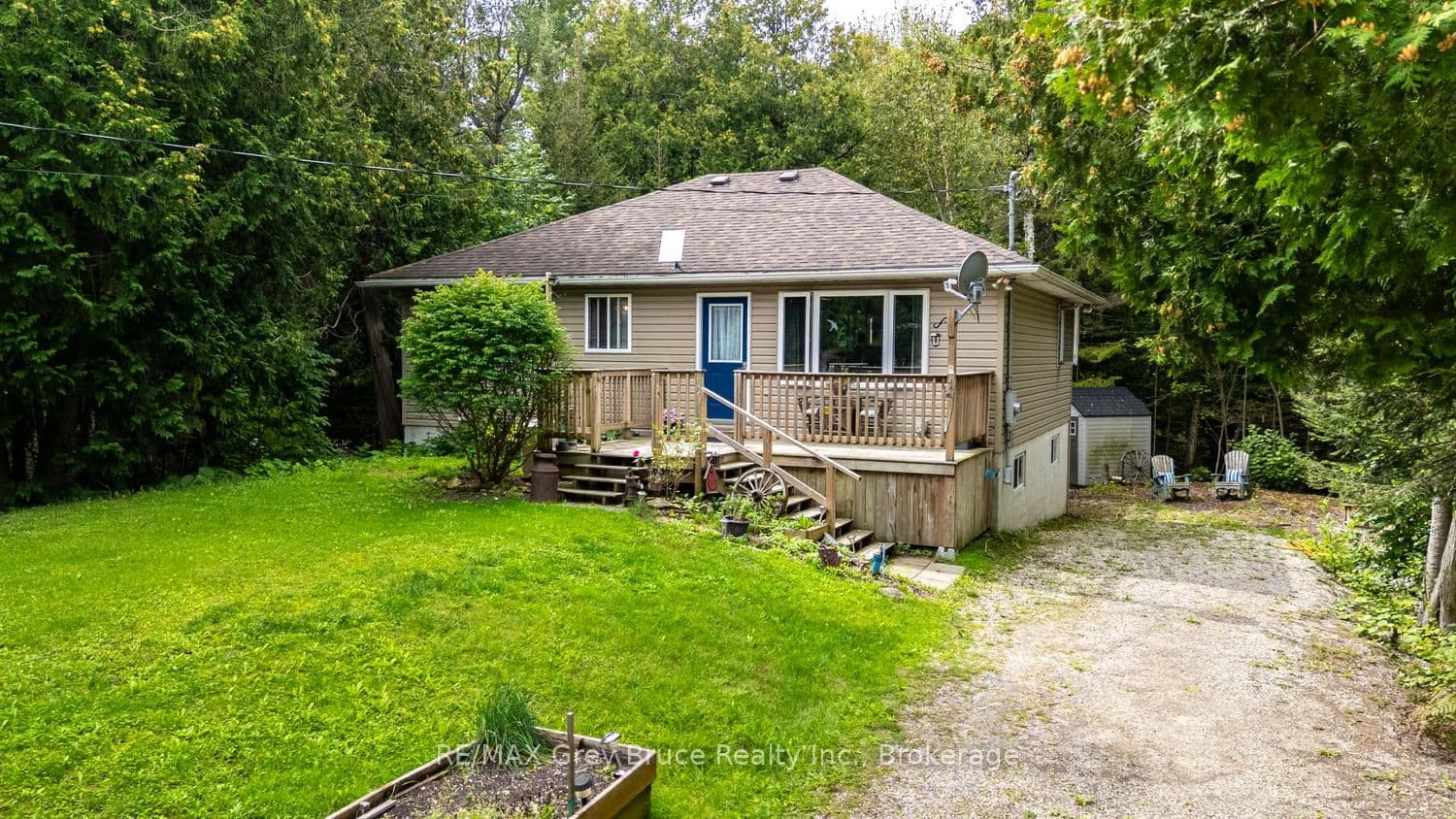 27 Woodstock Avenue, Northern Bruce Peninsula, ON N0H 2M0