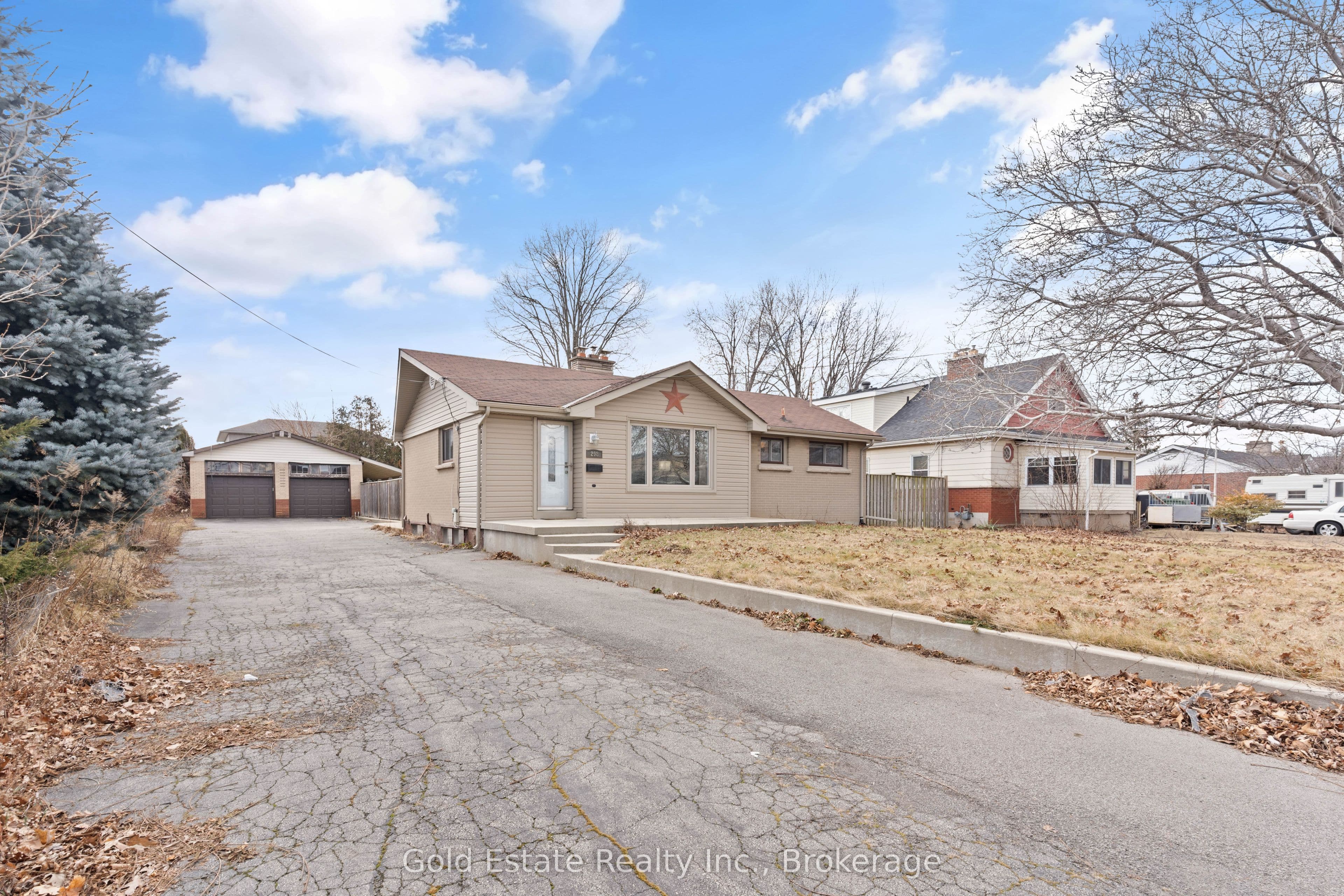 298 Barton Street, Hamilton, ON L8E 2K6