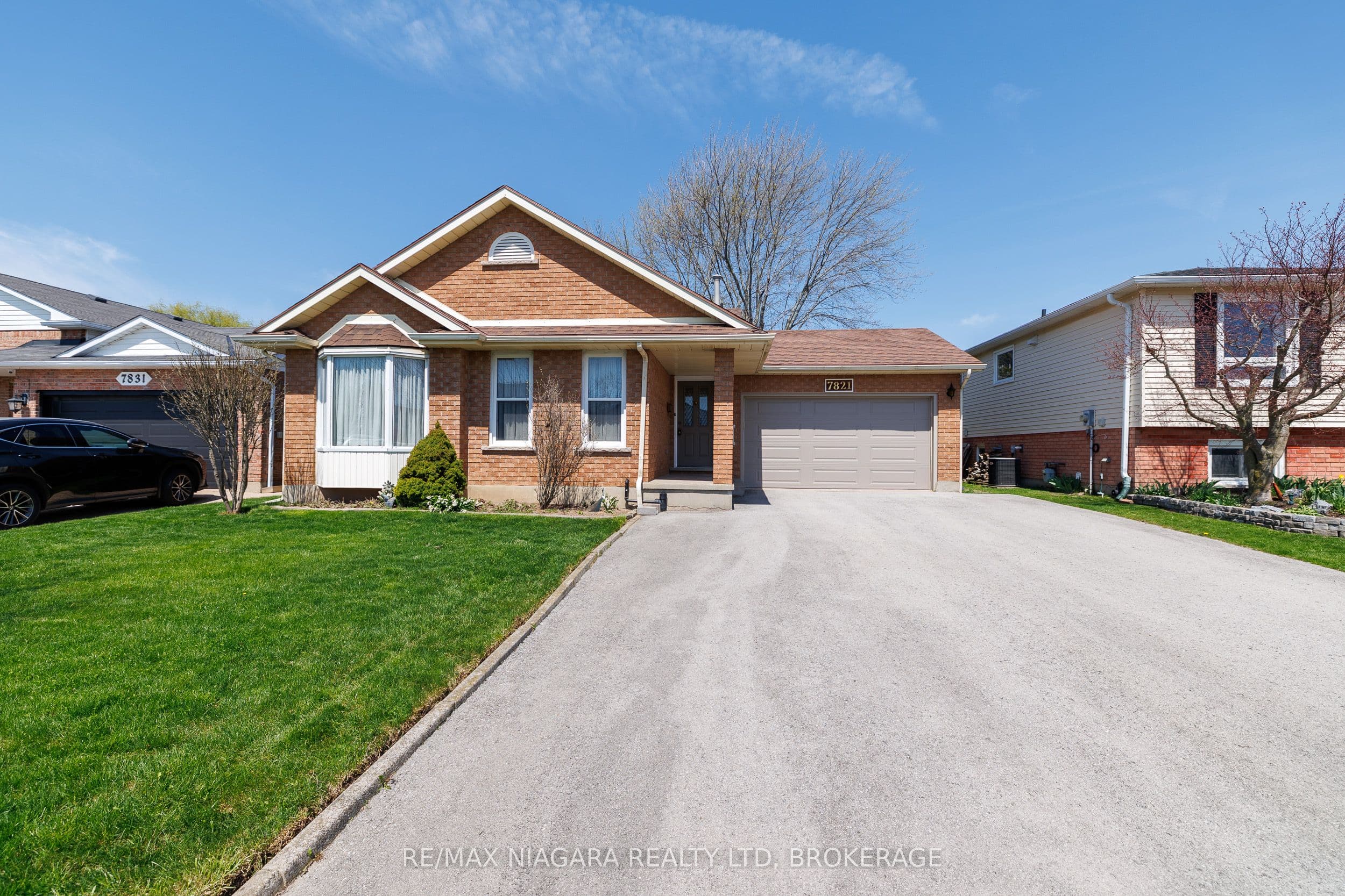 7821 Windfield Street, Niagara Falls, ON L2H 2X5
