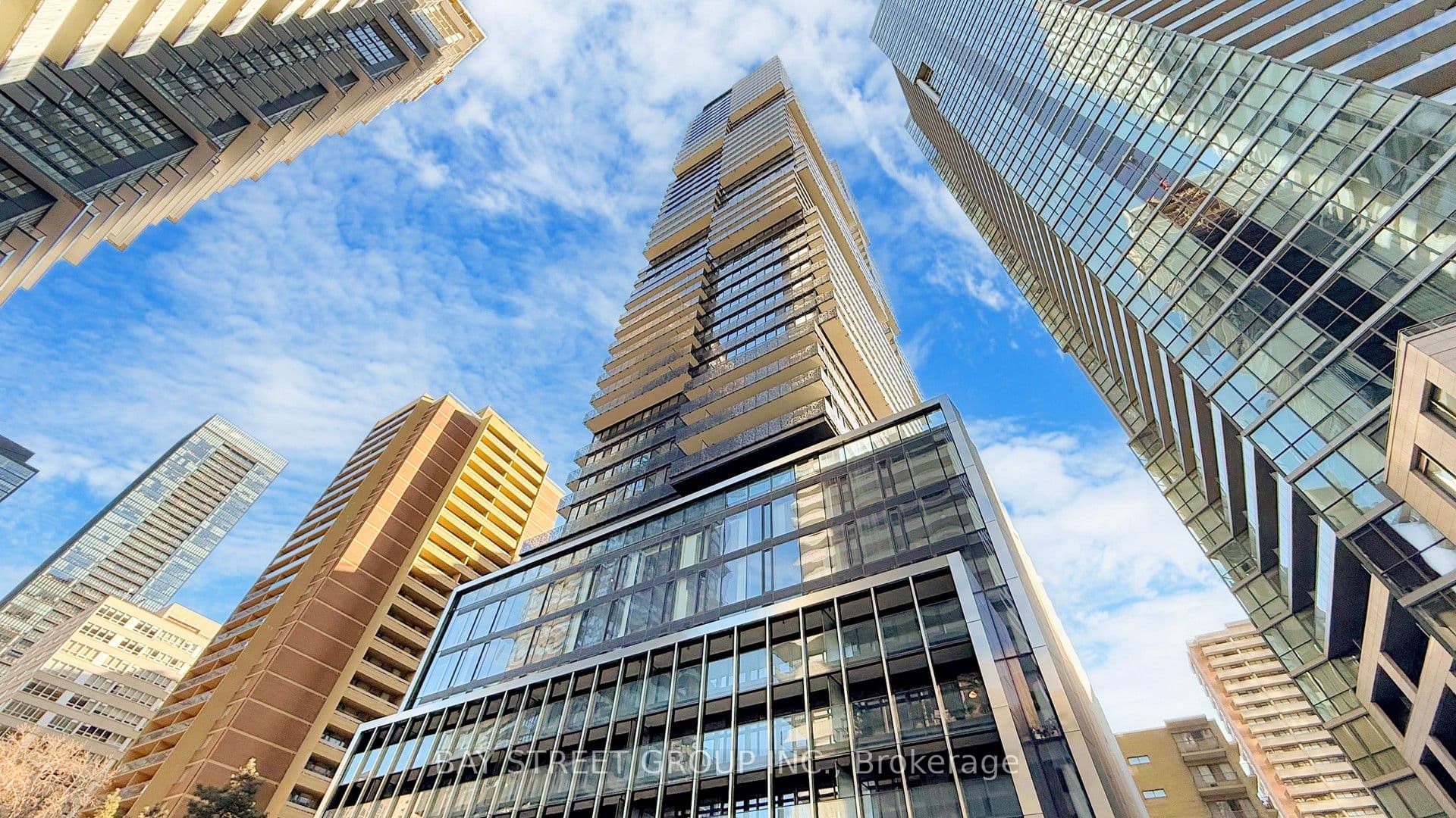 55 Charles Street 4702, Toronto, ON M4Y 0J1
