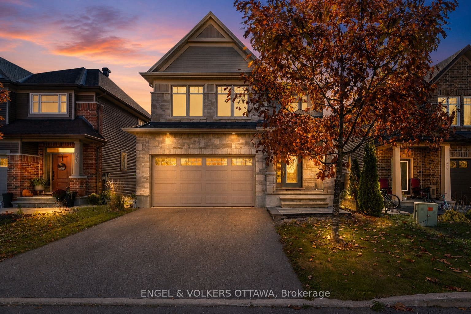 122 Helen Rapp Way, Blossom Park - Airport and Area, ON K1T 0N4