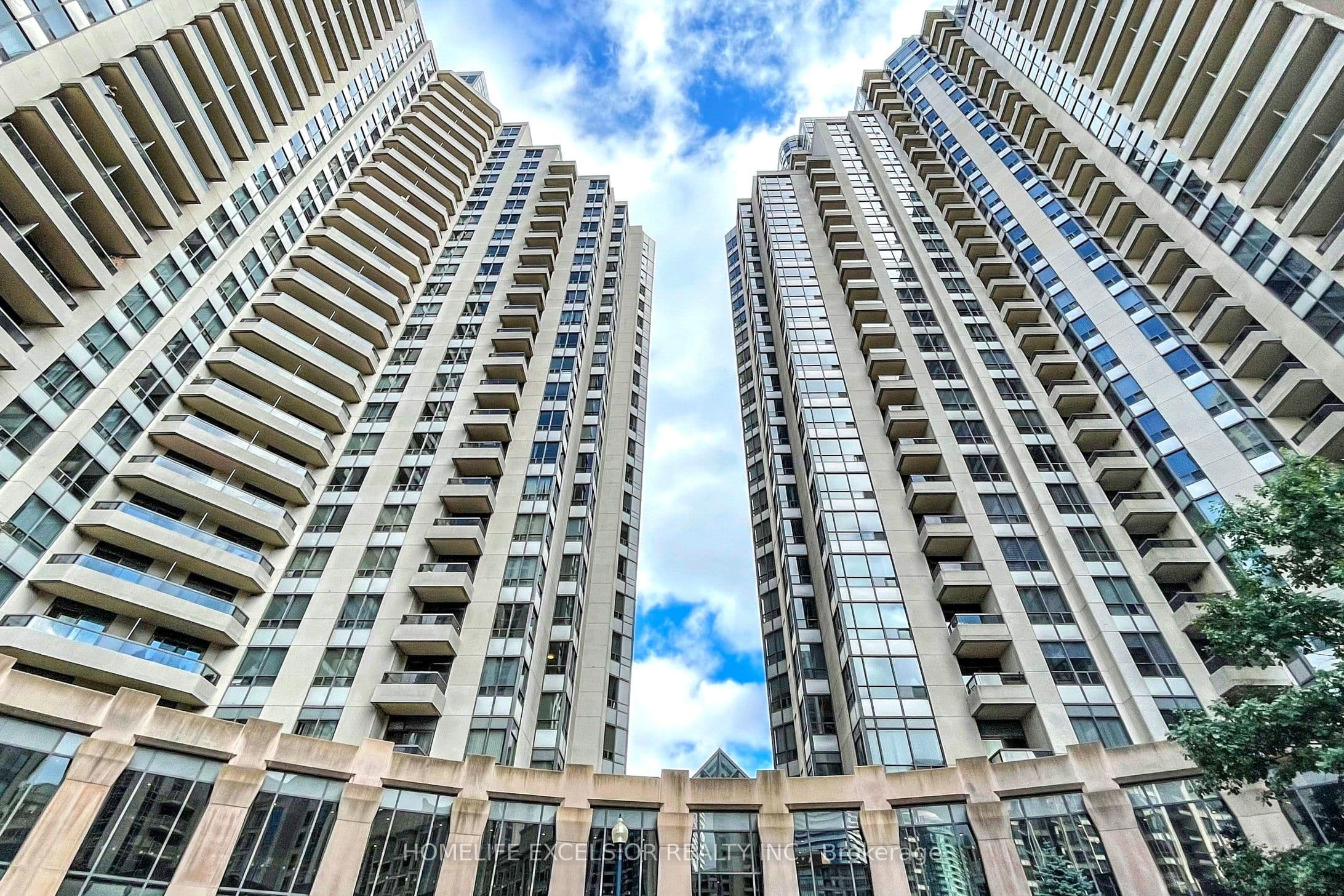 15 Northtown Way 2029, Toronto, ON M2N 7A2