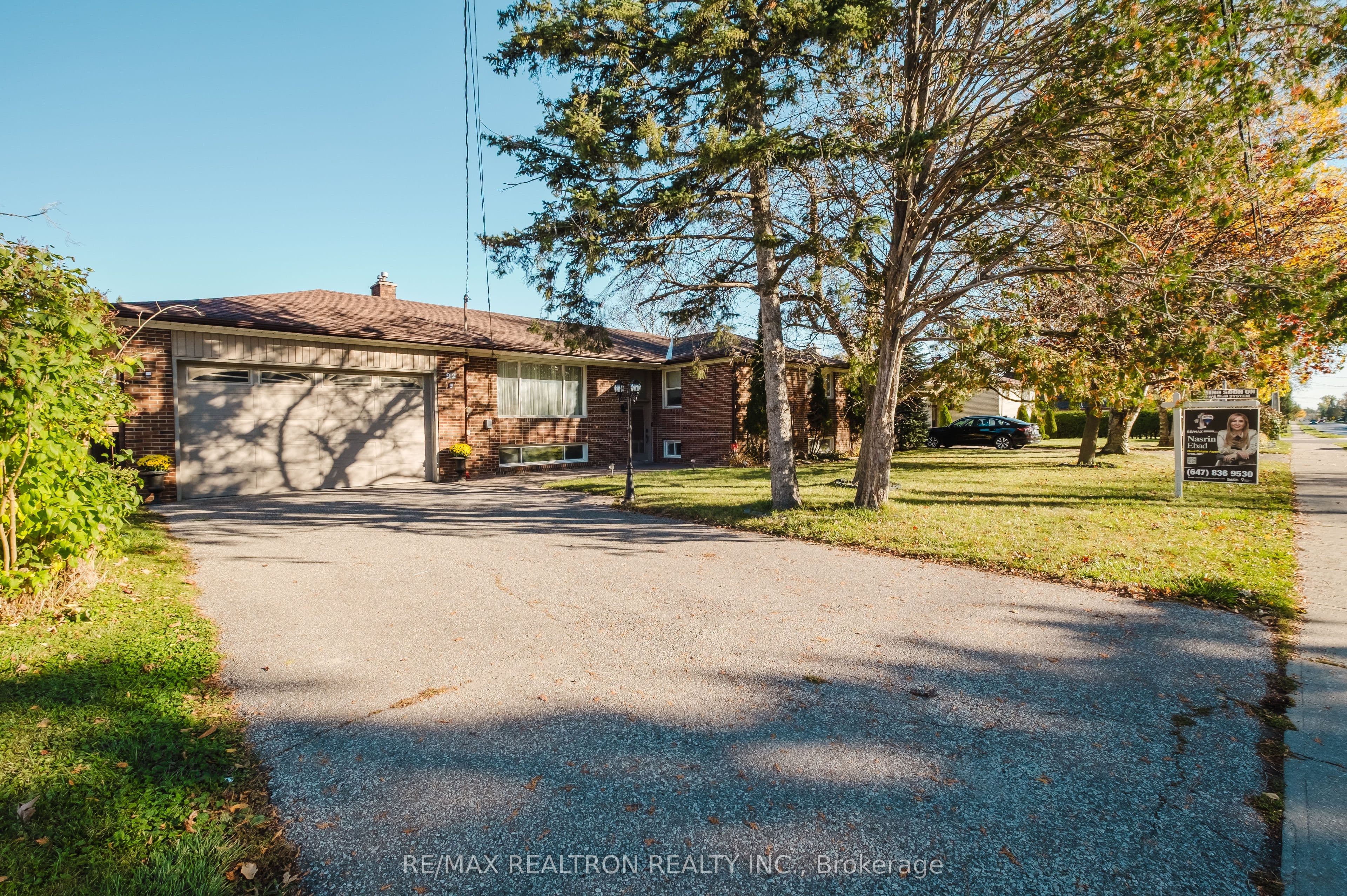92 Bond Crescent, Richmond Hill, ON L4E 3K7