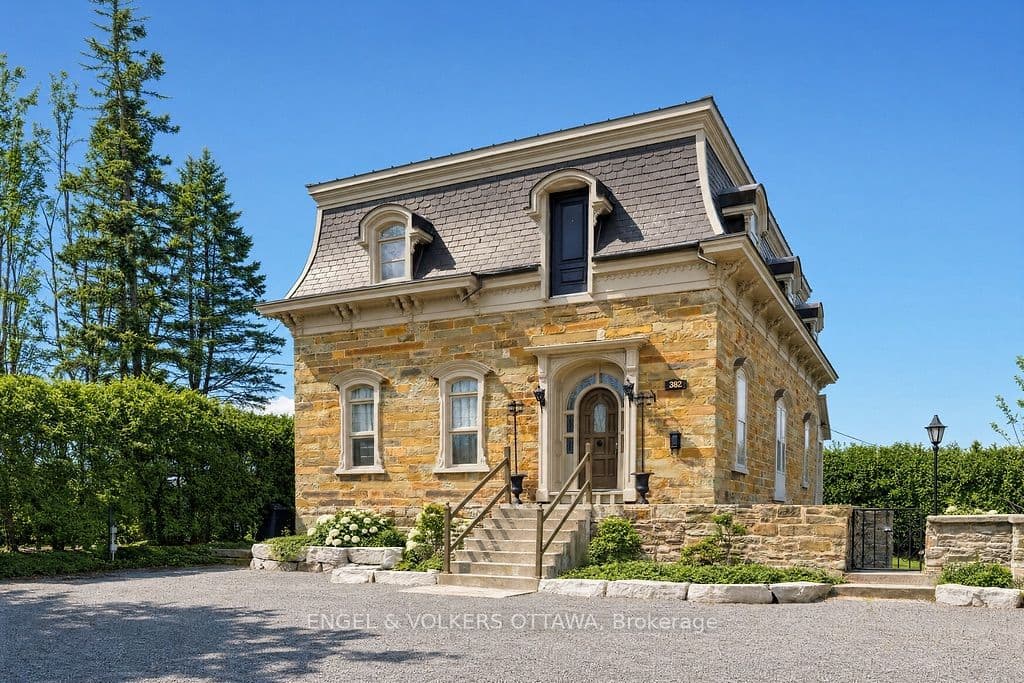 382 Mcgill Street, Hawkesbury, ON K6A 1R2