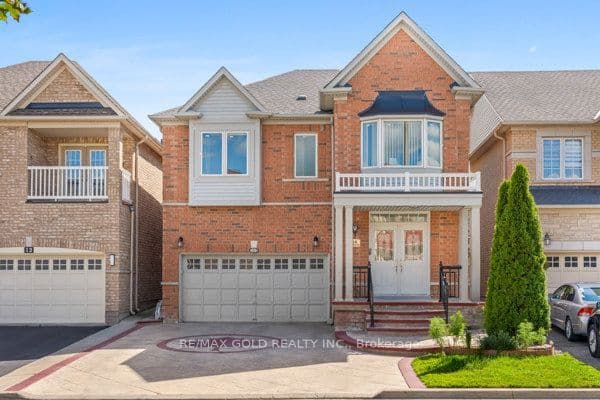 14 Beckenham Road, Brampton, ON L6P 2L7