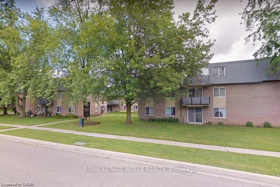 633 Barber Avenue N 7, North Perth, ON N4W 1S4