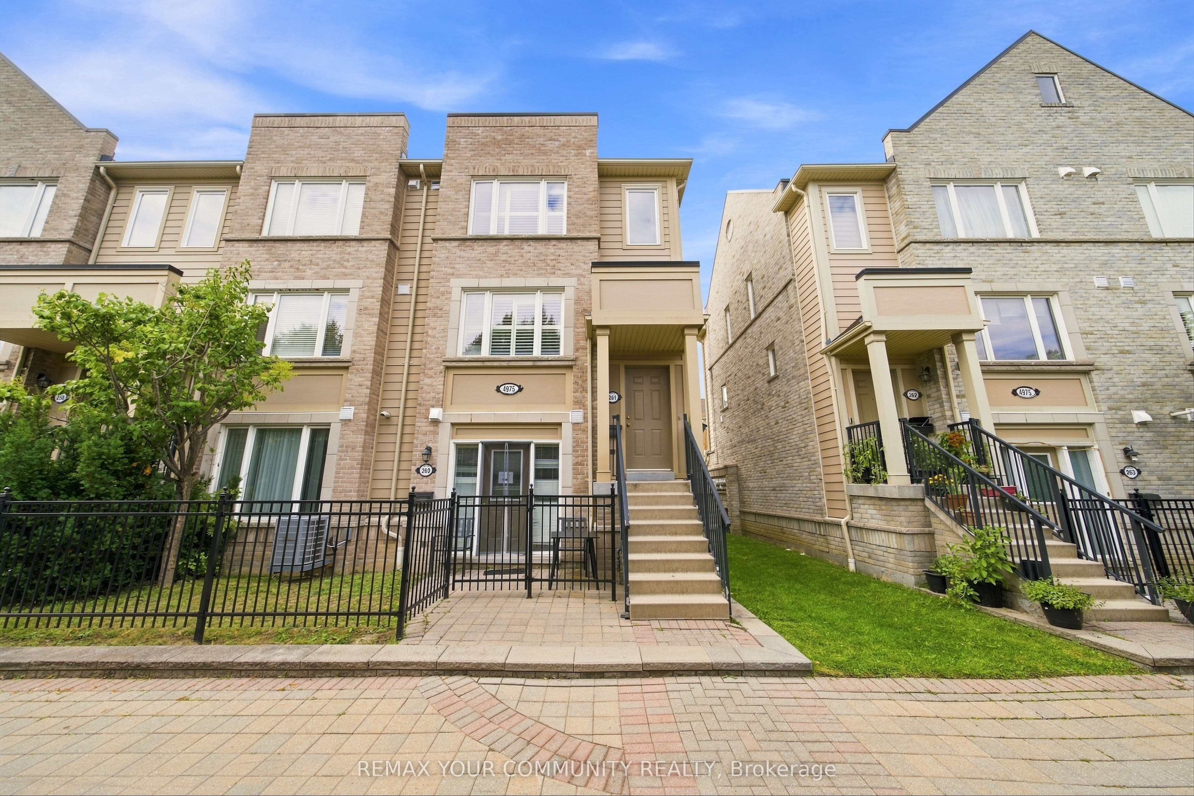 4975 Southampton Drive 261, Mississauga, ON L5M 8E2