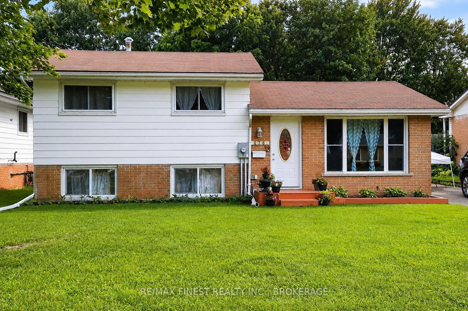 676 Laurier Boulevard, Brockville, ON K6V 5X8