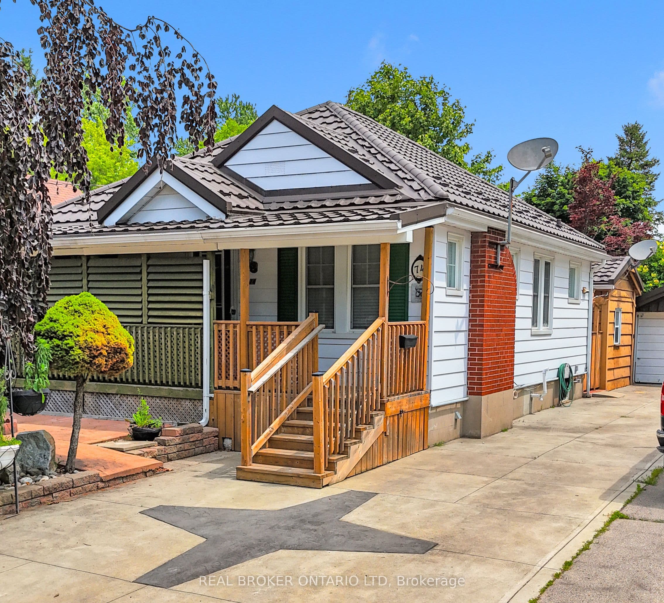 74 Sterling Street, London East, ON N5Y 1Y7