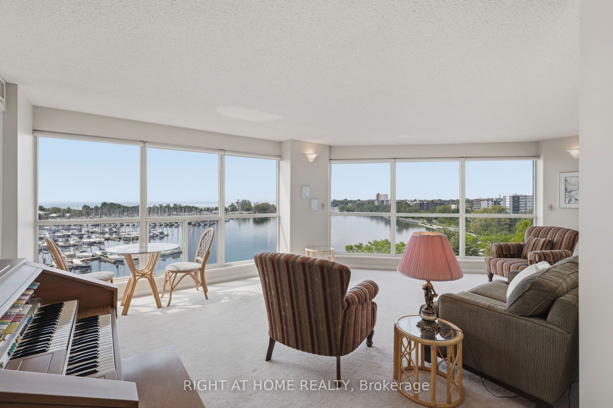 2267 Lake Shore Boulevard W 806, Toronto, ON M8V 3X2