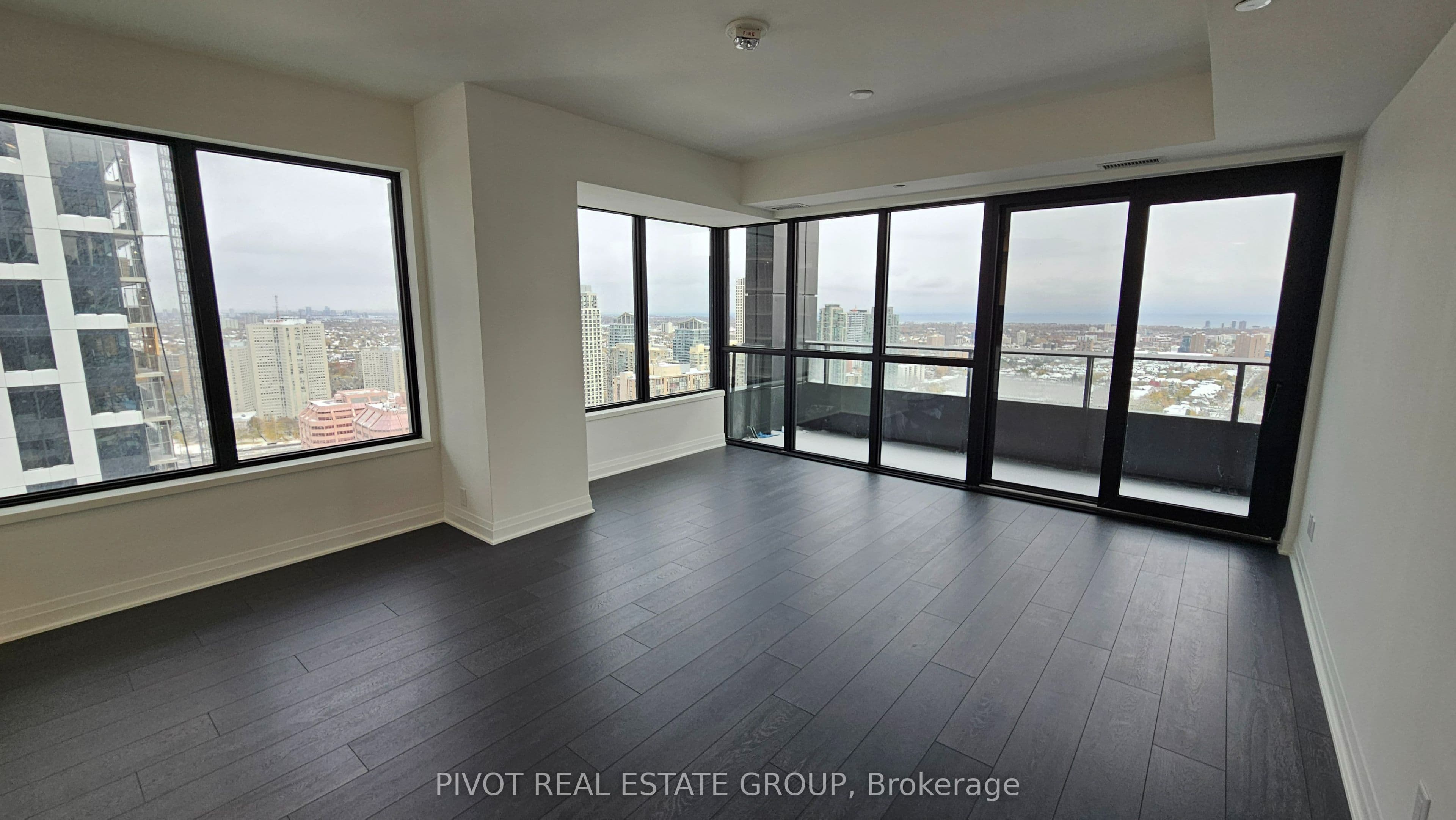 4015 The Exchange Street 2902, Mississauga, ON L5B 0N9