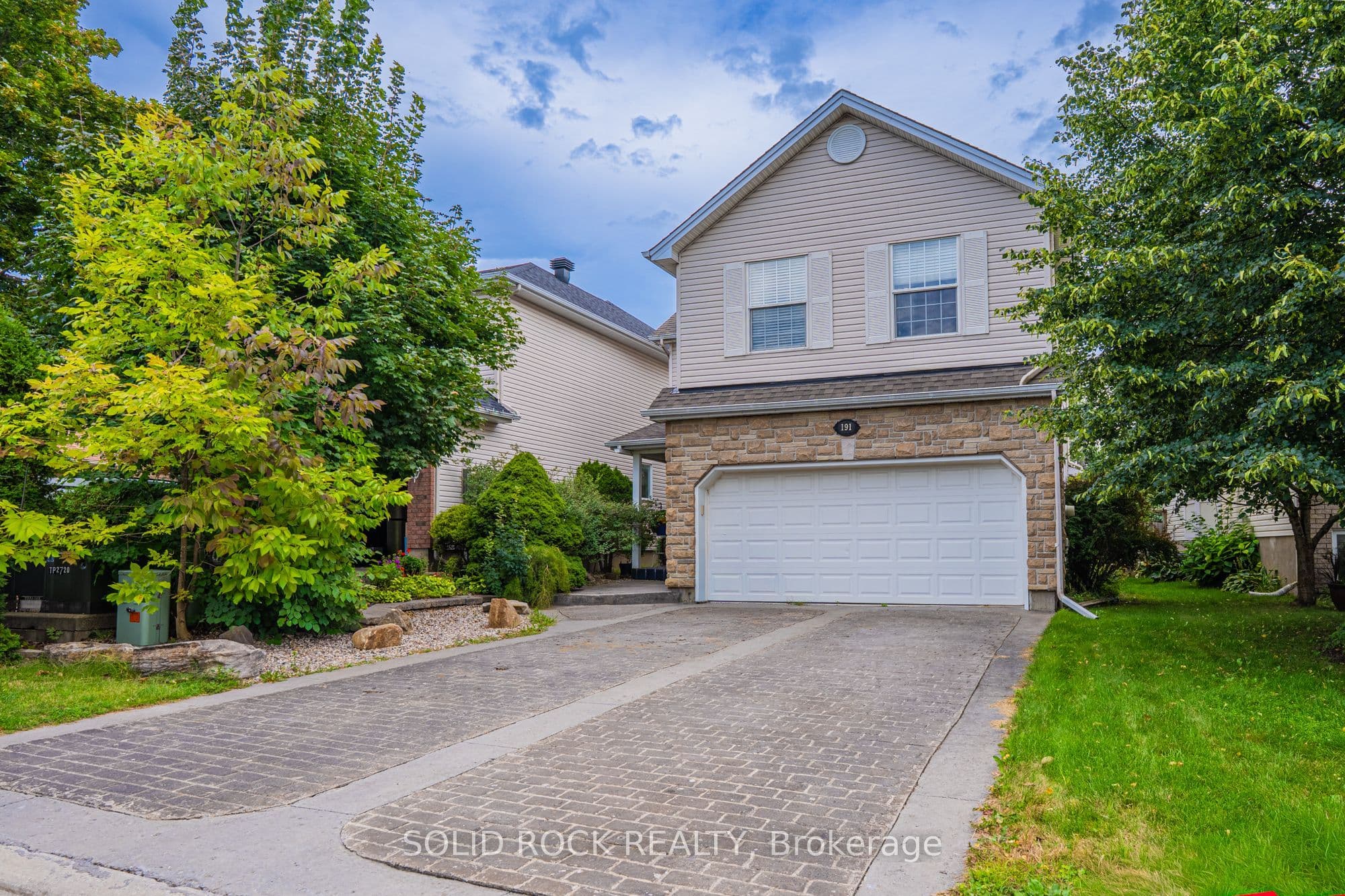 191 Yoho Drive, Kanata, ON K2M 2N2