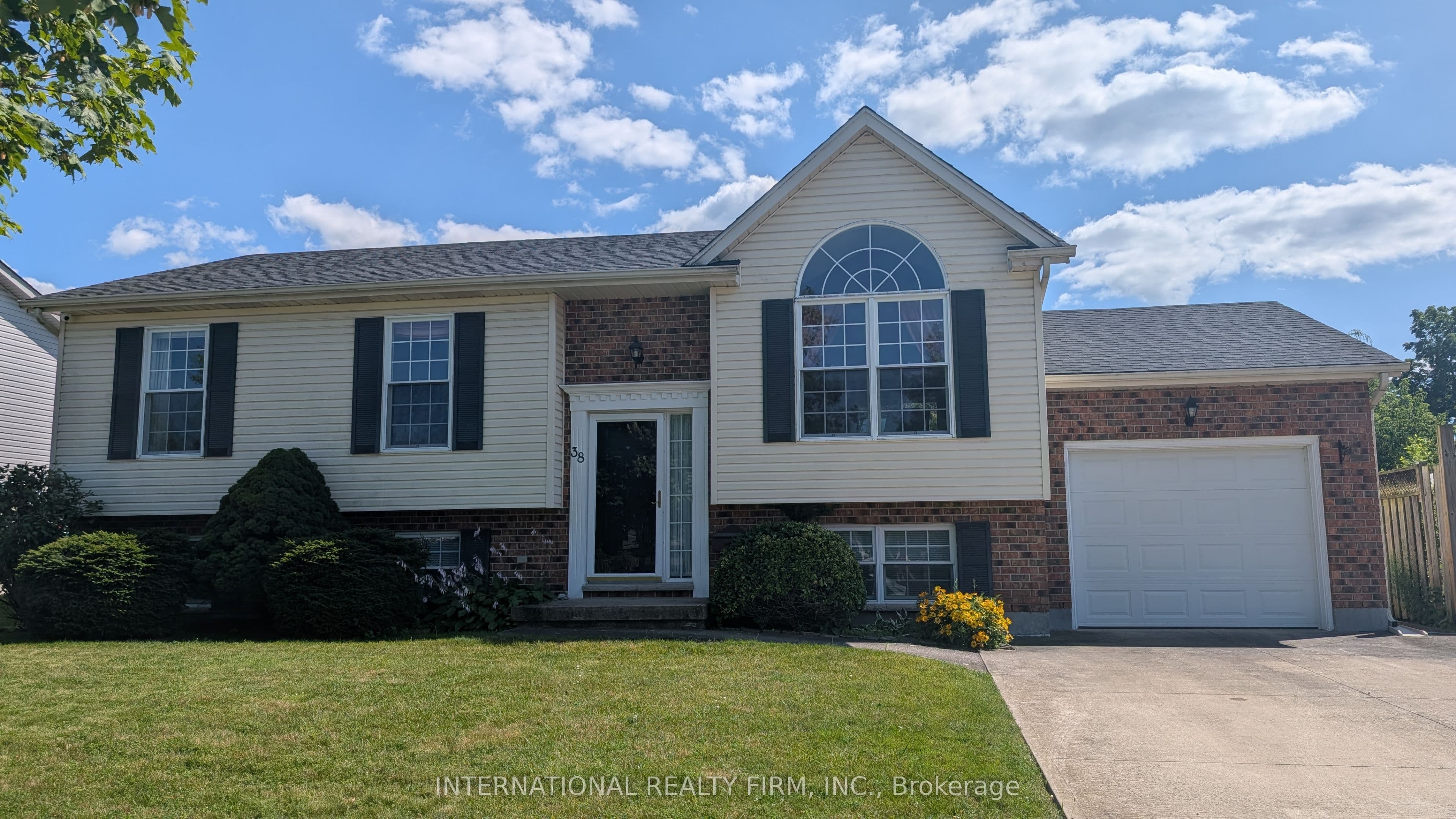 38 Windle Village Crescent, Thorold, ON L2V 4Z6