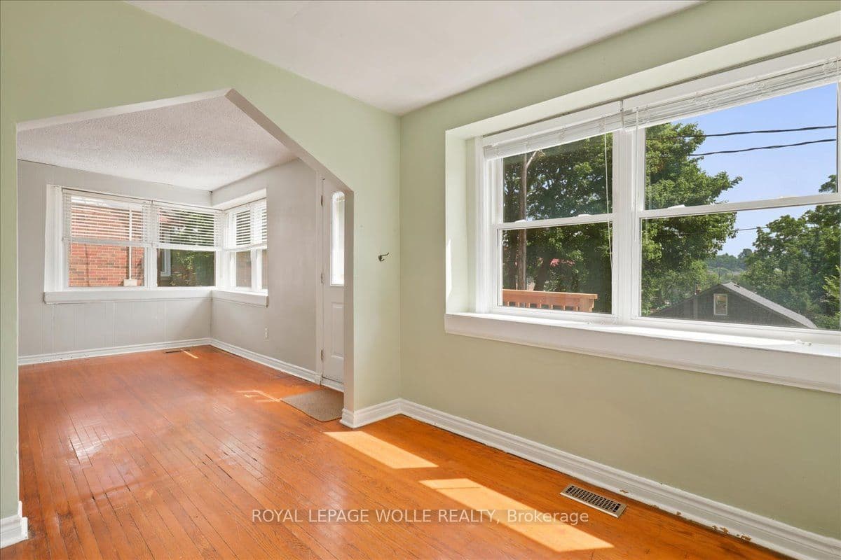 22 Ramore Street, Cambridge, ON N1S 2P8