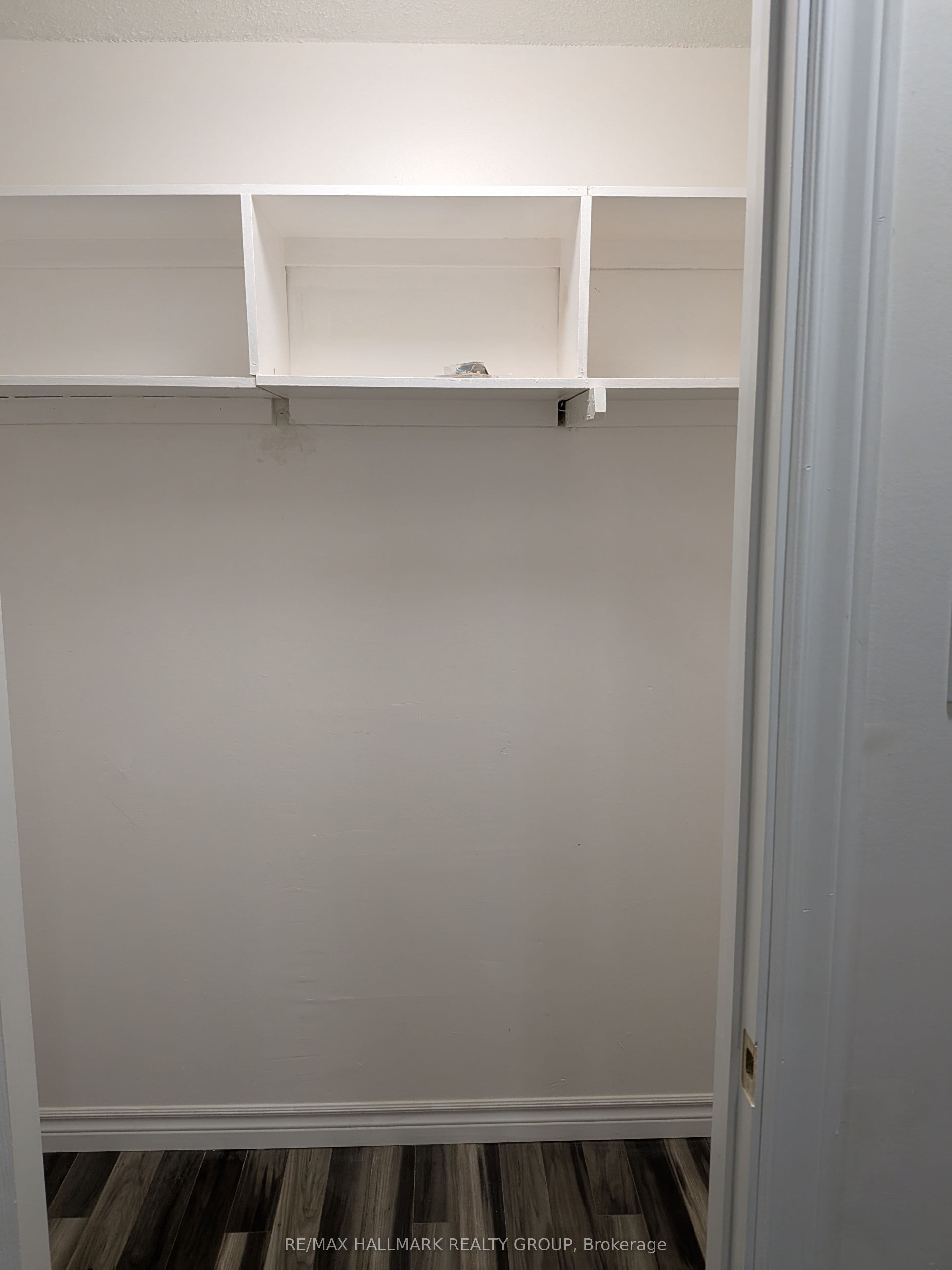 86 Esterlawn Private 7, McKellar Heights - Glabar Park and Area, ON K2A 4C1