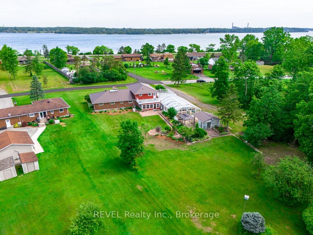 2229 Houck Crescent, Fort Erie, ON L2A 5M4