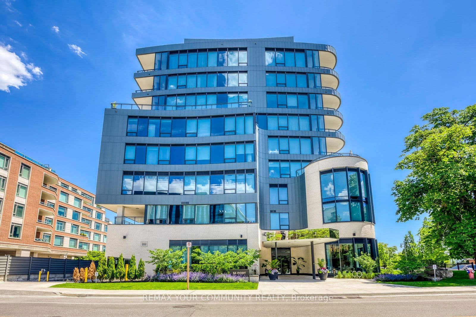 55 Port Street E 702, Mississauga, ON L5G 4P3