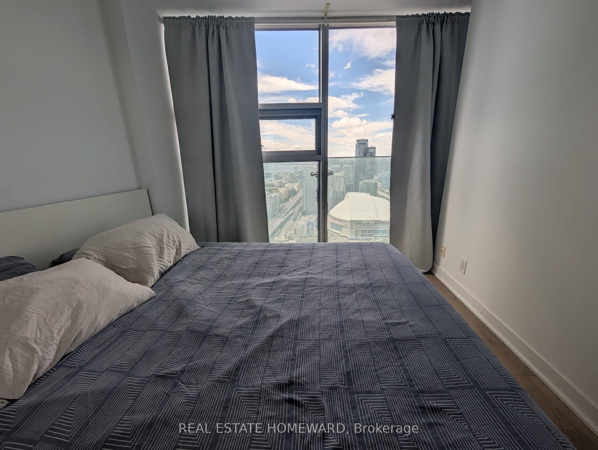 14 York Street 5507, Toronto, ON M5J 0B1