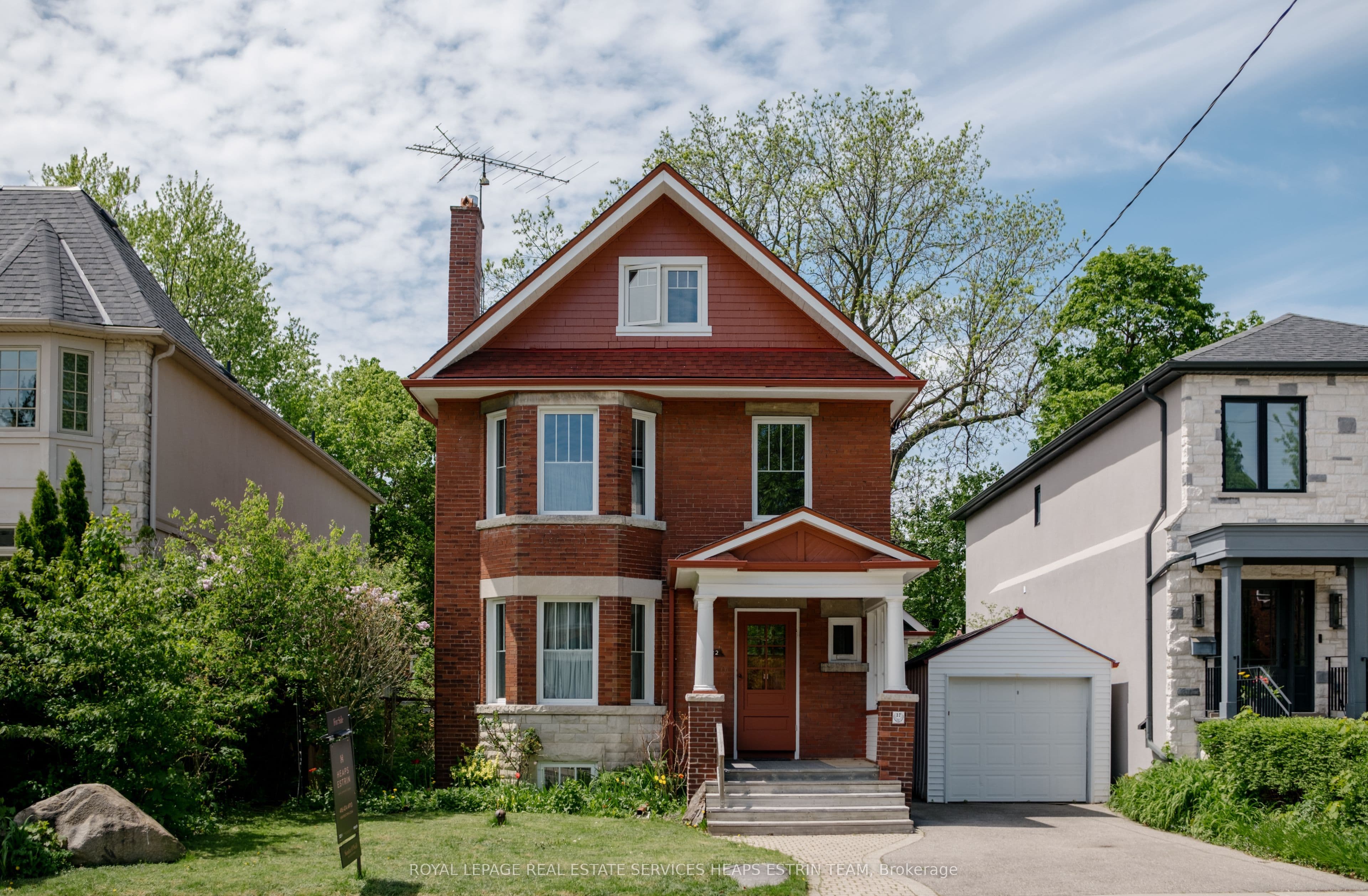 32 Belcourt Road, Toronto, ON M4S 2T9