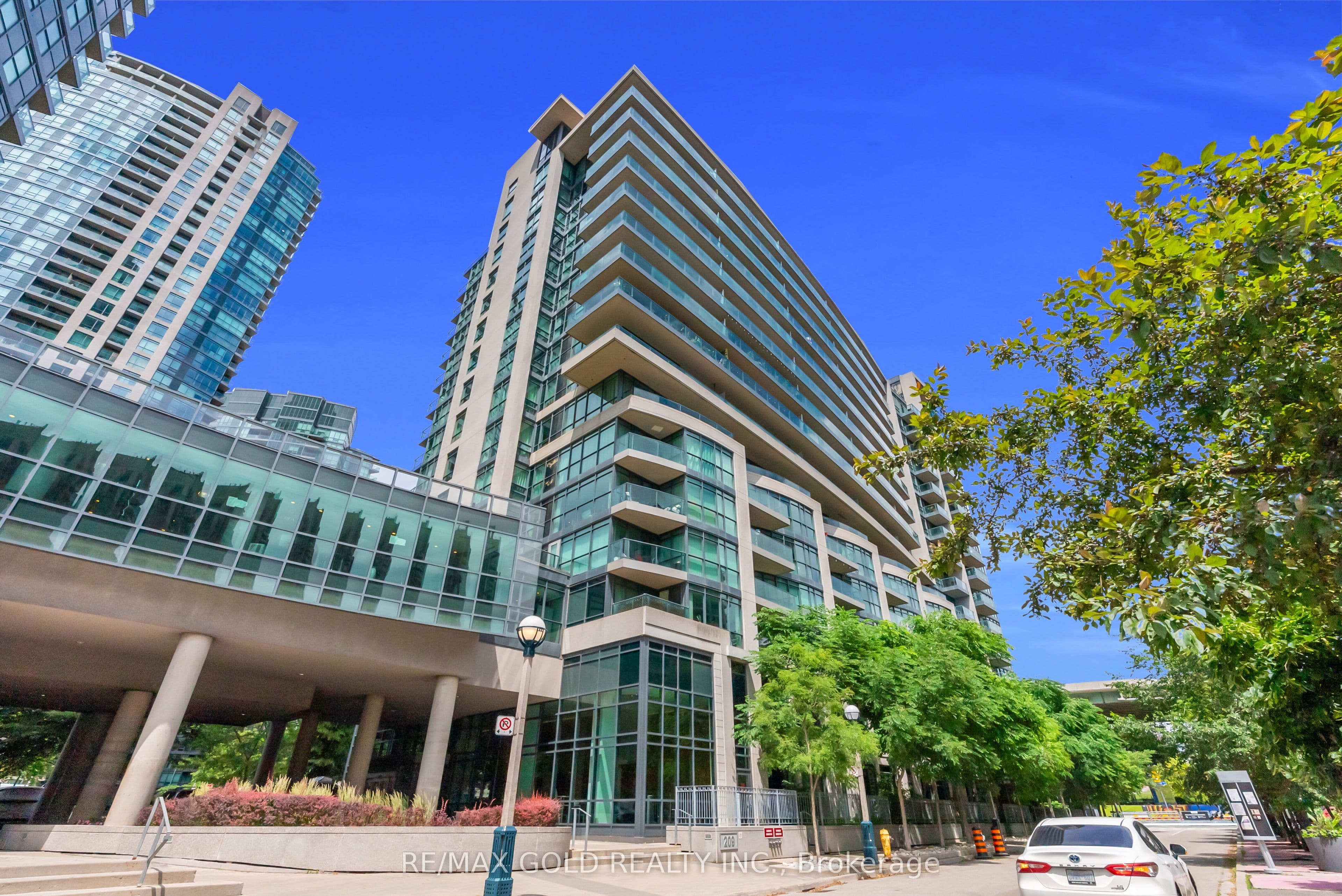 209 Fort York Boulevard 1357, Toronto, ON M5V 4A1