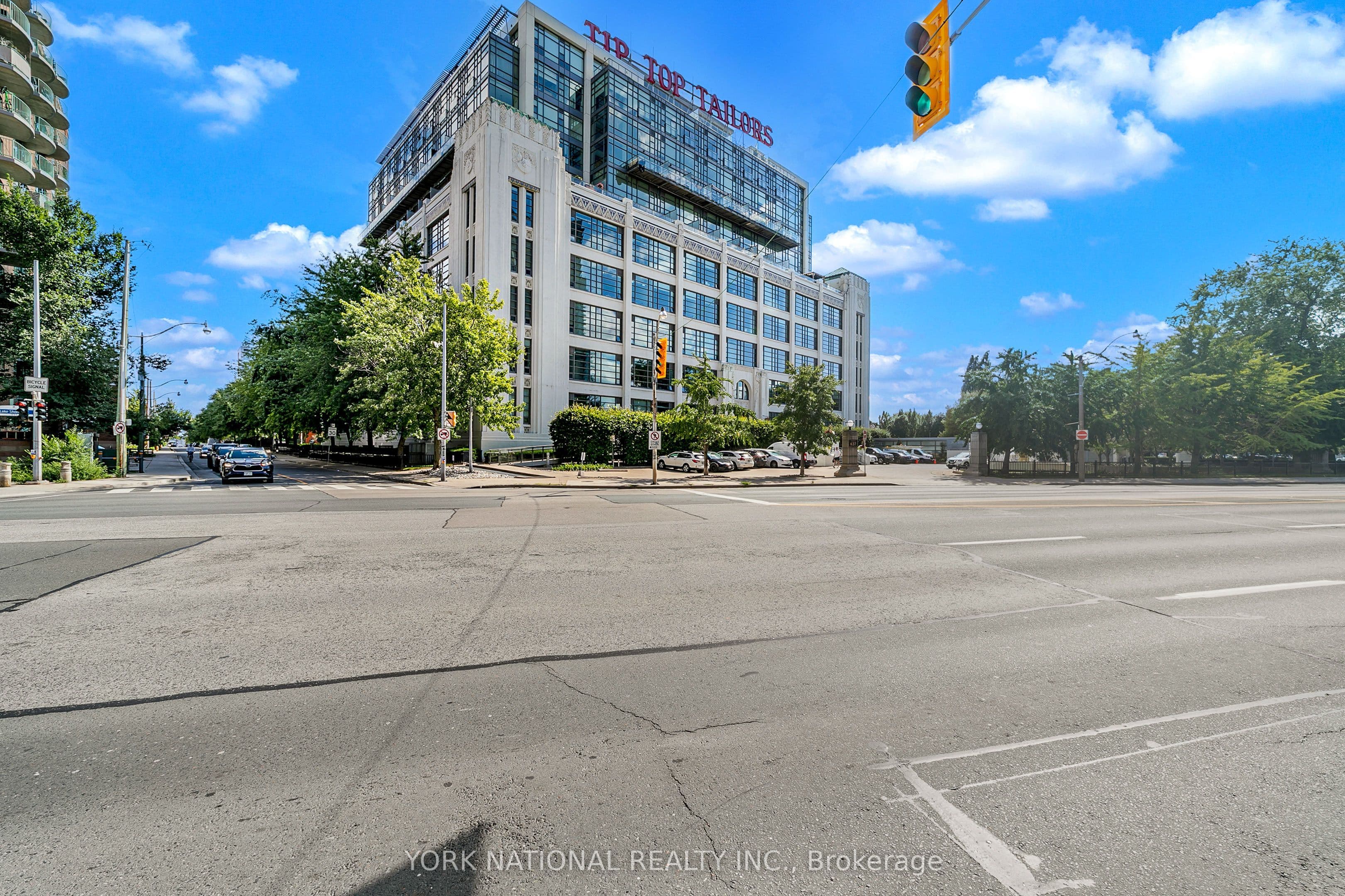 637 Lake Shore Boulevard W 409, Toronto, ON M5V 3J6