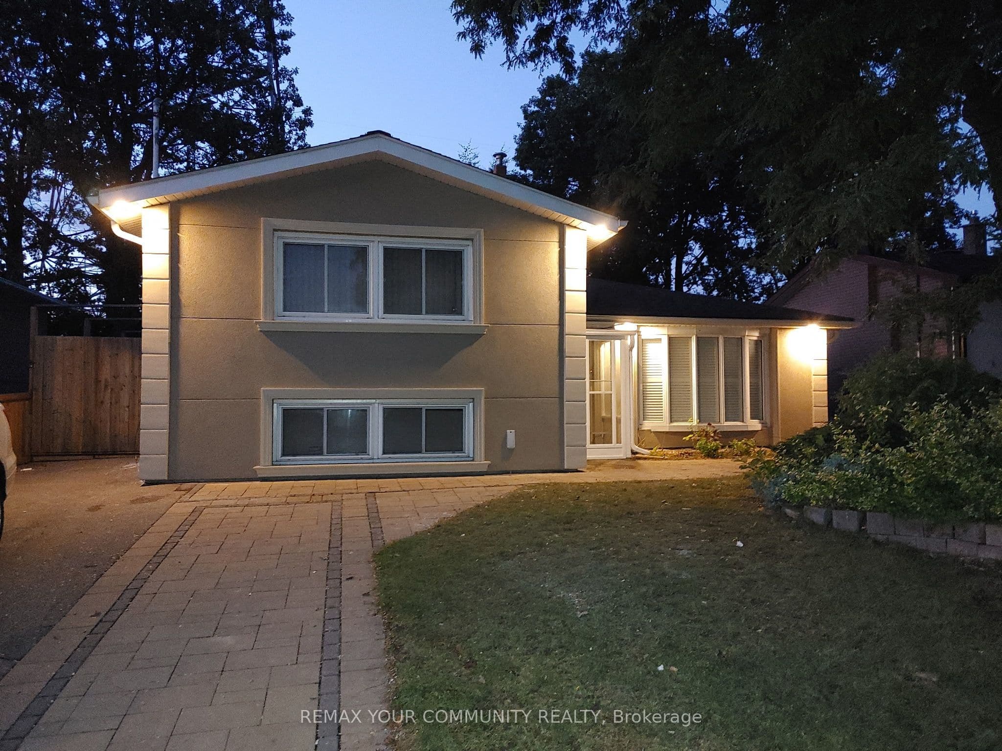 56 Willesden Road, Toronto, ON M2H 1V7